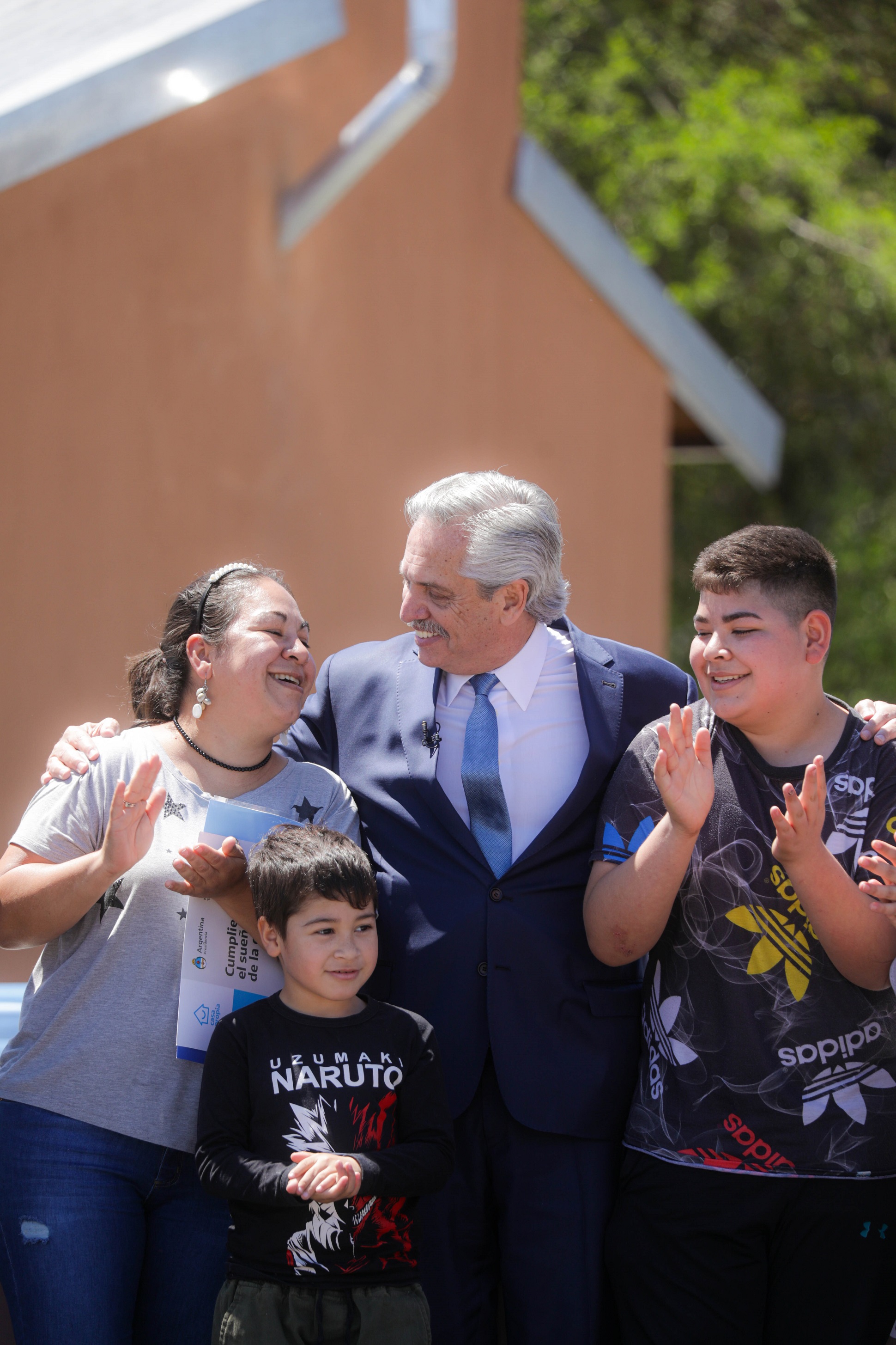 “La mejor forma de cumplir con Néstor es ésta, trayendo dignidad a familias argentinas”, destacó el presidente al entregar viviendas en Almirante Brown 