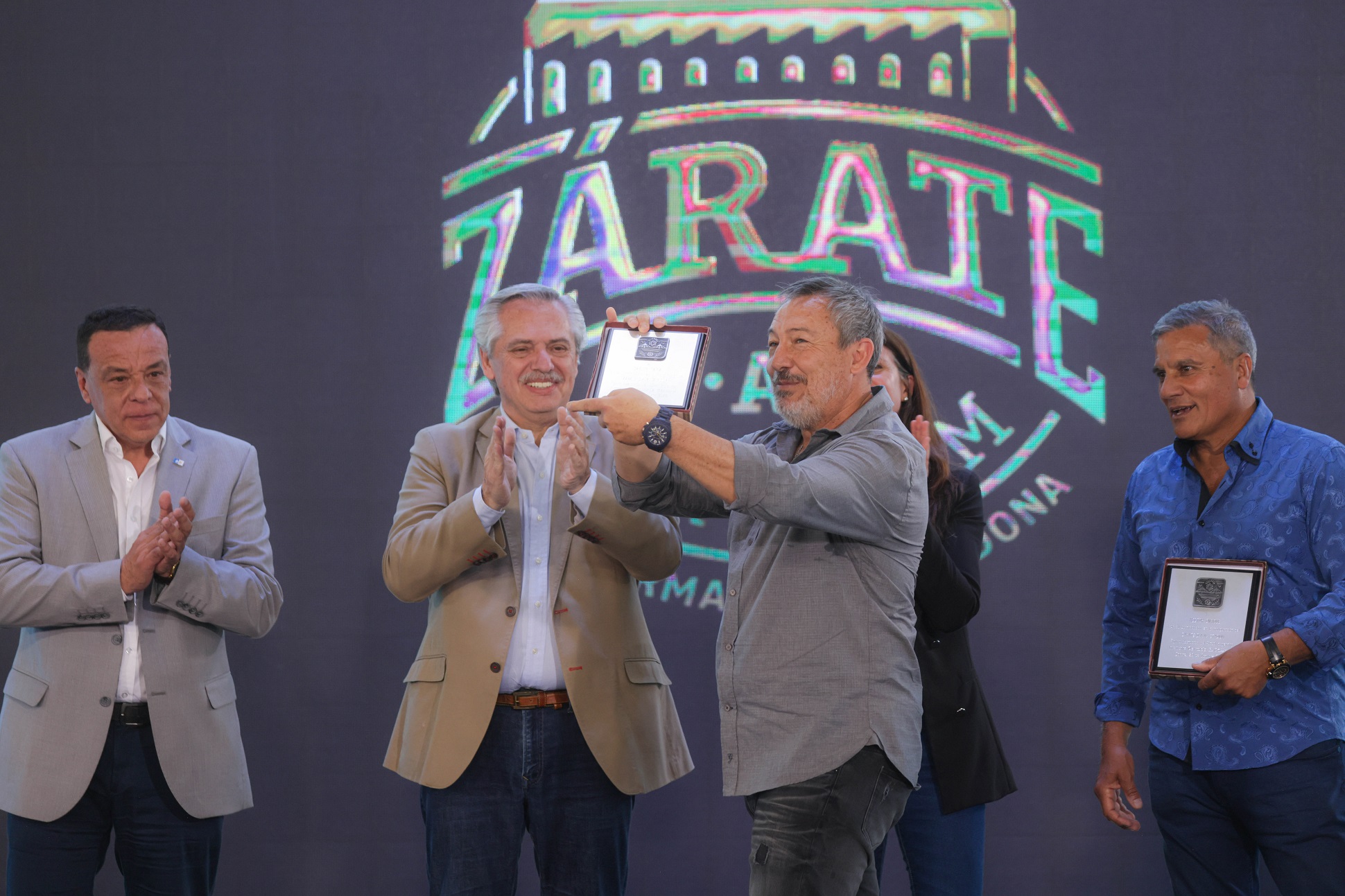 El presidente participó de la inauguración del D.A.M Stadium