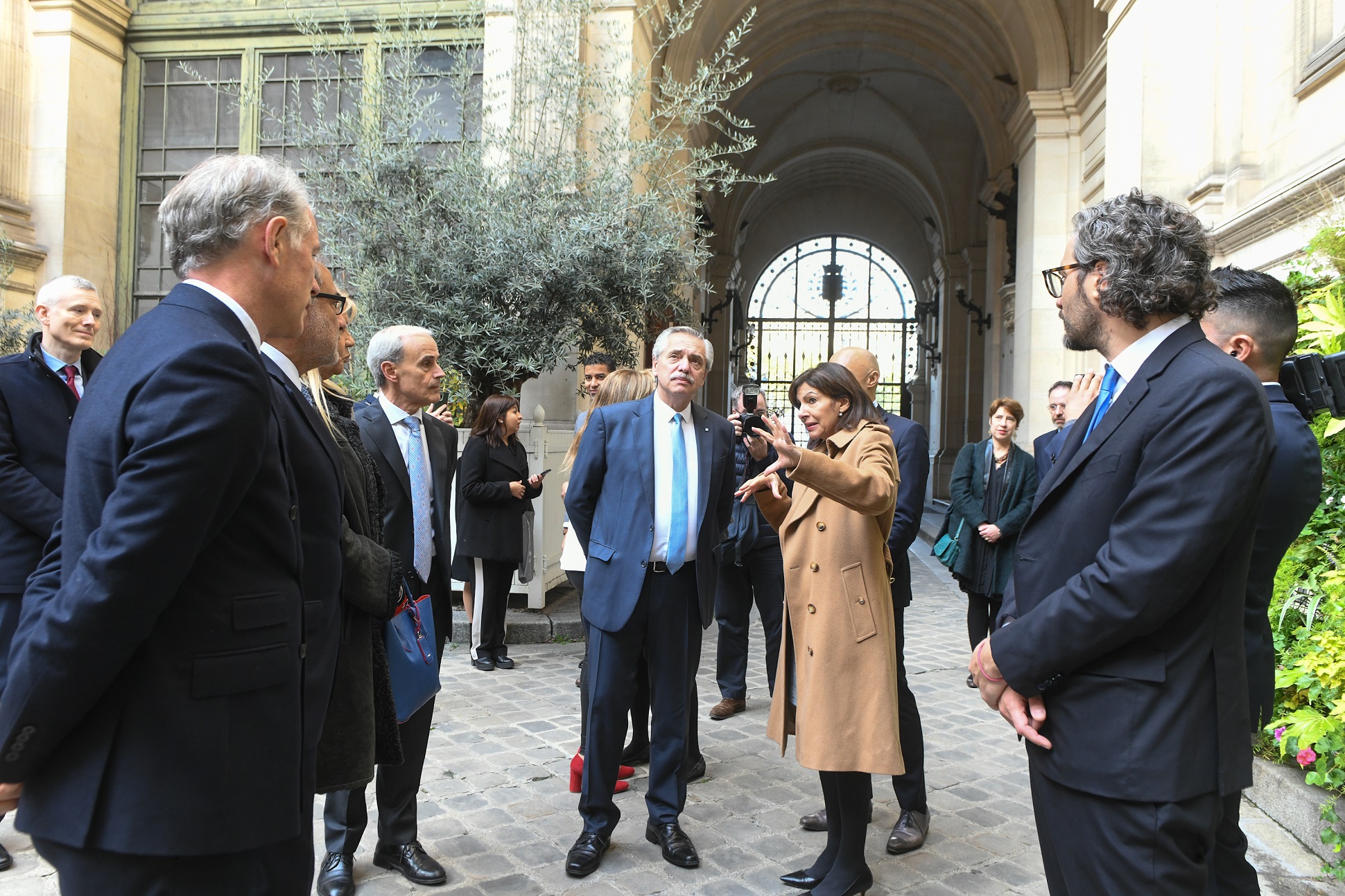 El presidente se reunió con la alcaldesa de París, Anne Hidalgo