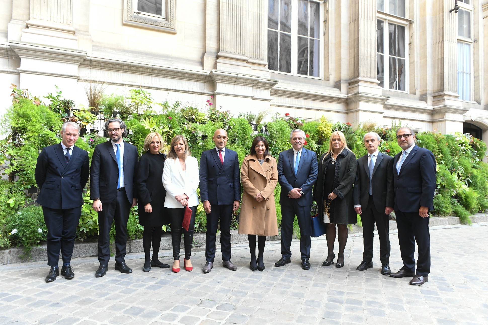 El presidente se reunió con la alcaldesa de París, Anne Hidalgo