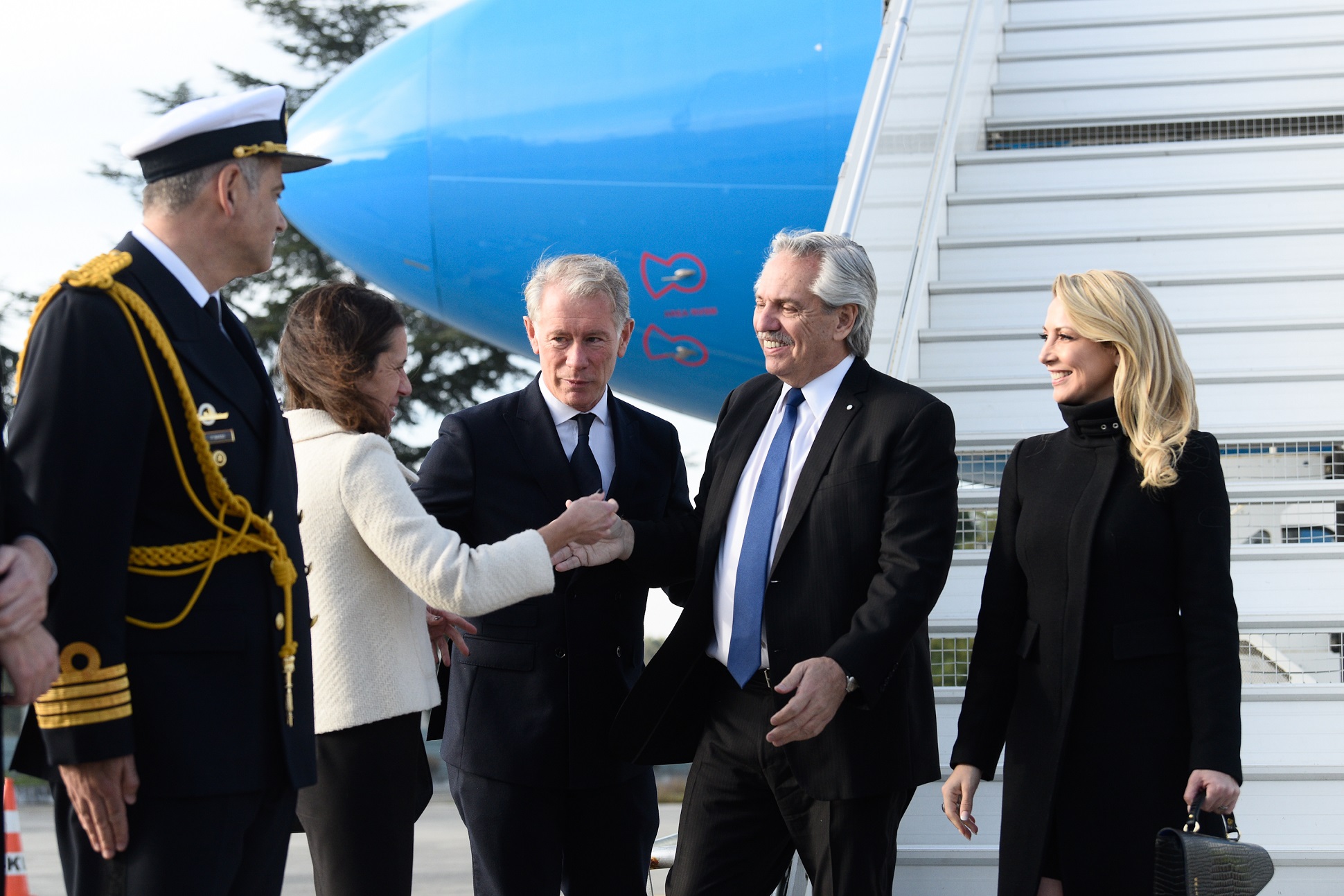El presidente Alberto Fernández llegó a Francia para participar del Foro de París sobre la Paz