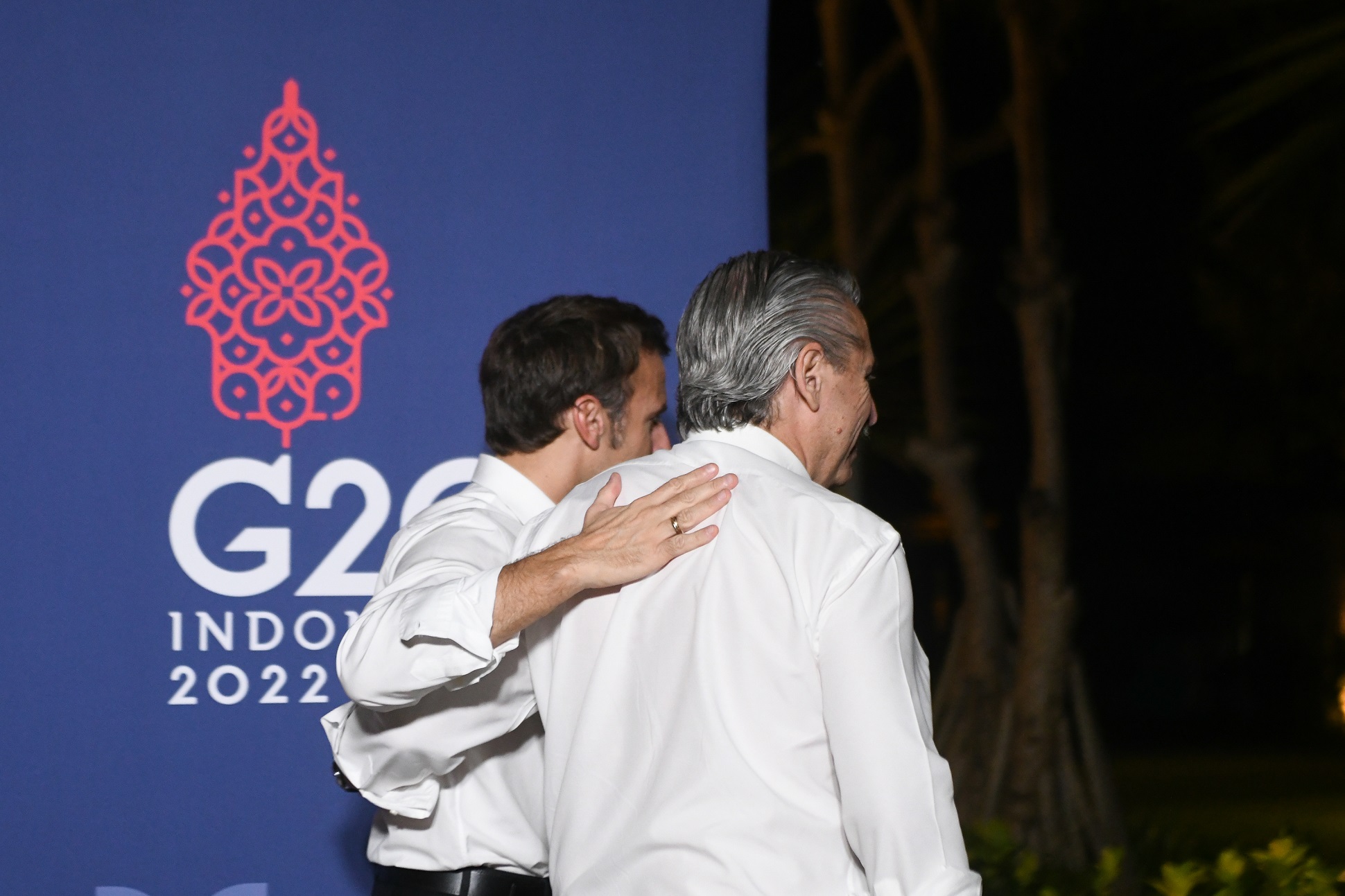 Alberto Fernández asistió en Bali a una cena ofrecida por Emmanuel Macron 