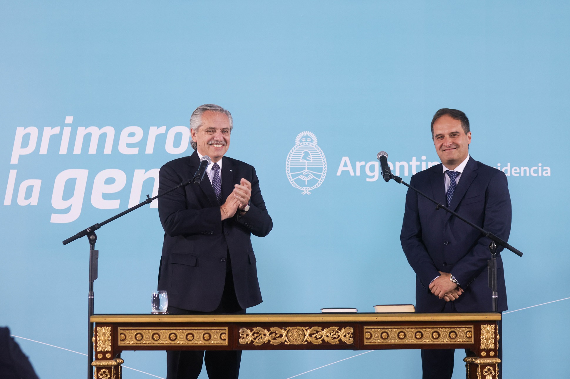 El presidente tomó juramento al nuevo ministro de Desarrollo Territorial y Hábitat, Santiago Maggiotti