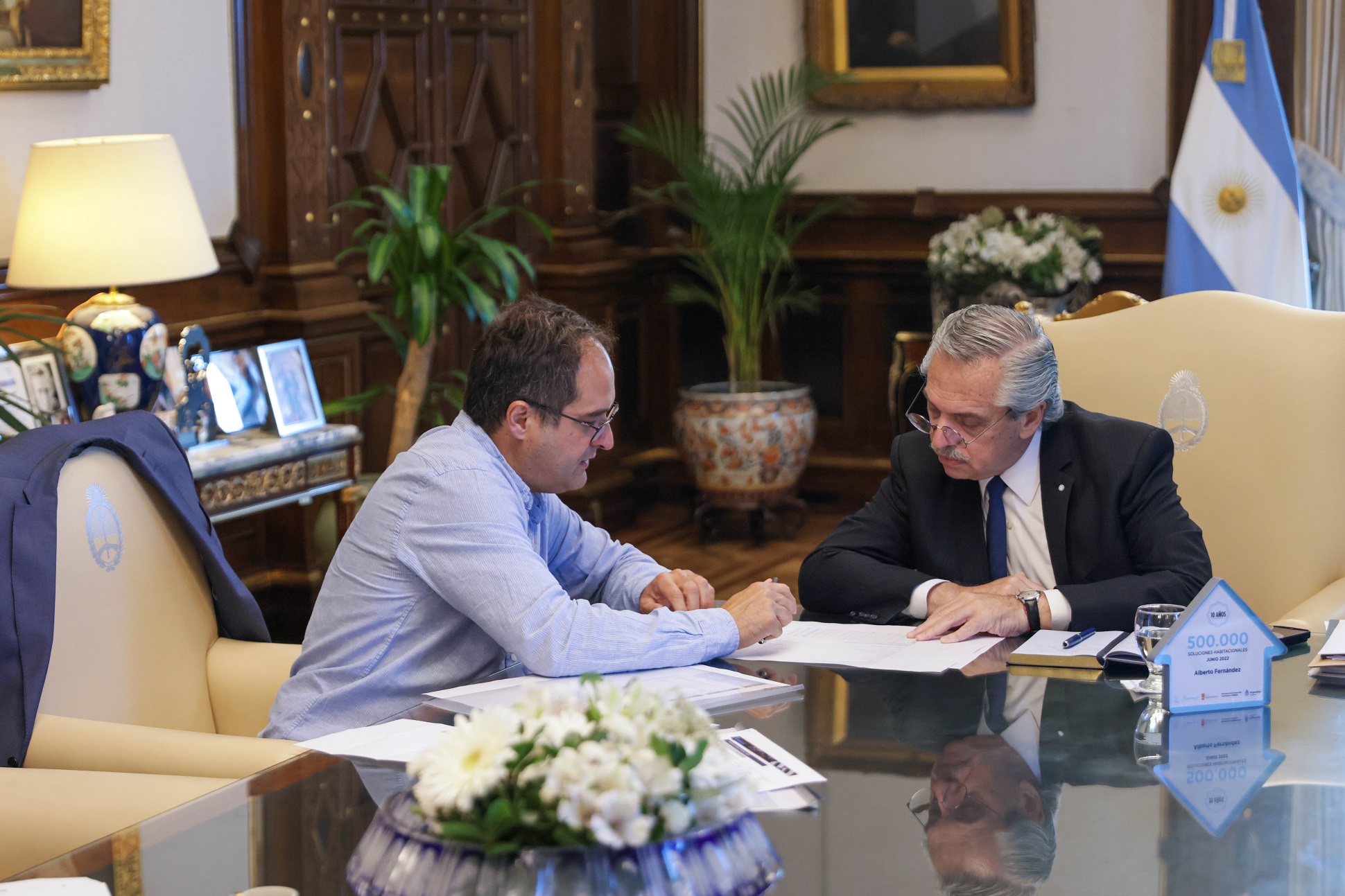 El presidente Alberto Fernández analizó con Maggiotti la construcción y entrega de viviendas en todo el país