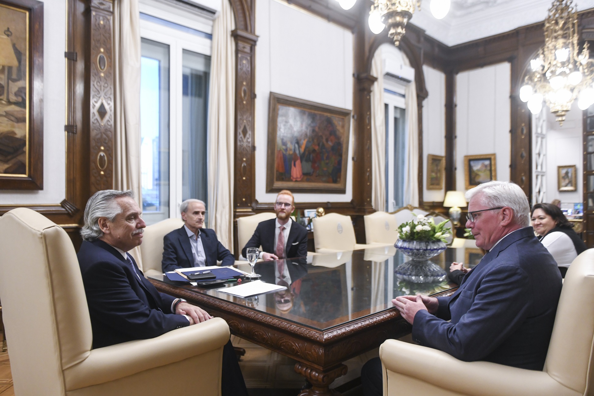 El presidente se reuni&oacute; con el editor jefe de WikiLeaks, Kristinn Hrafnsson