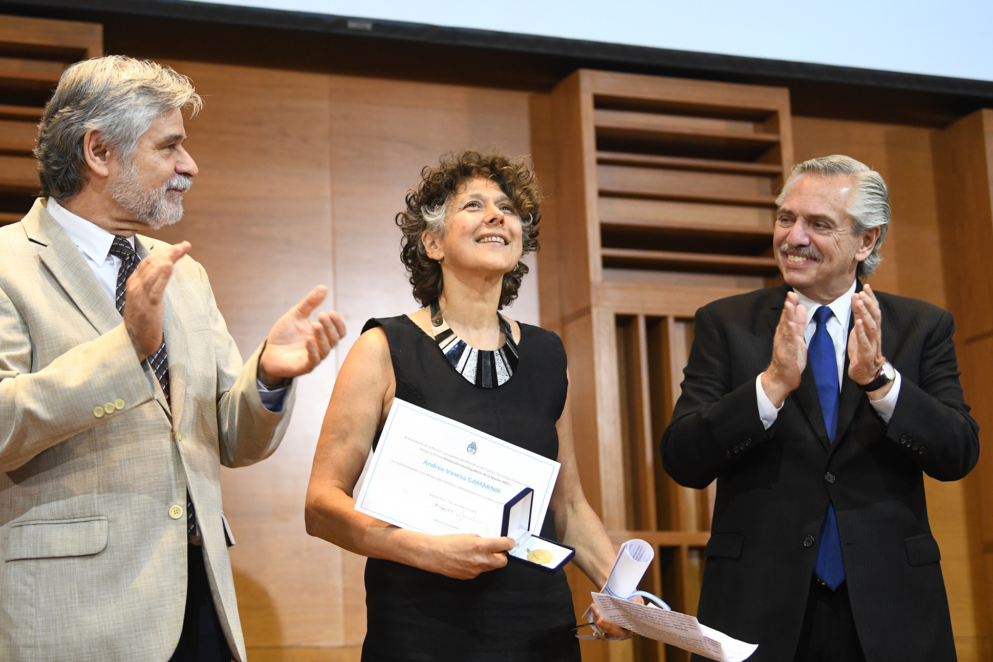 Alberto Fernández: Mientras yo sea presidente voy a poner todo el dinero que haga falta para que la ciencia y la tecnología se sigan desarrollando