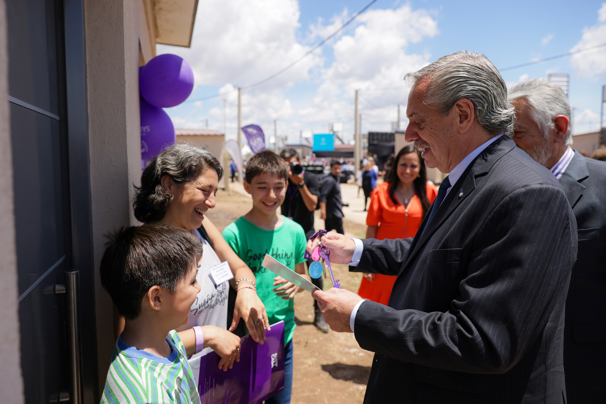 La Argentina necesita que nos unamos en grandes proyectos dijo el presidente al entregar la vivienda 70.000 en San Luis