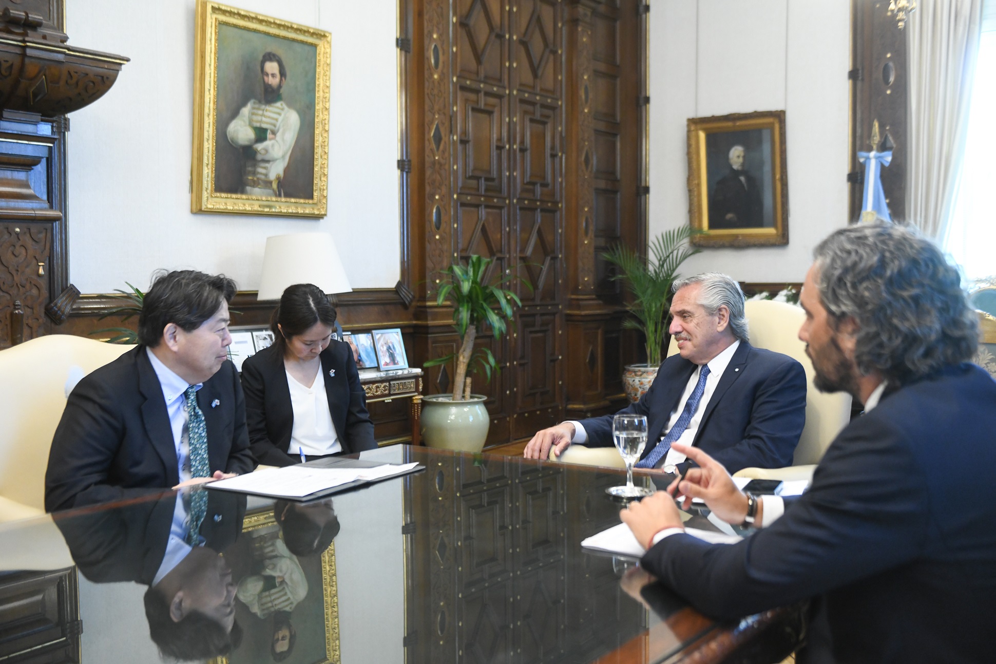 El presidente se reunió con el ministro de Relaciones Exteriores de Japón, Yoshimasa Hayashi