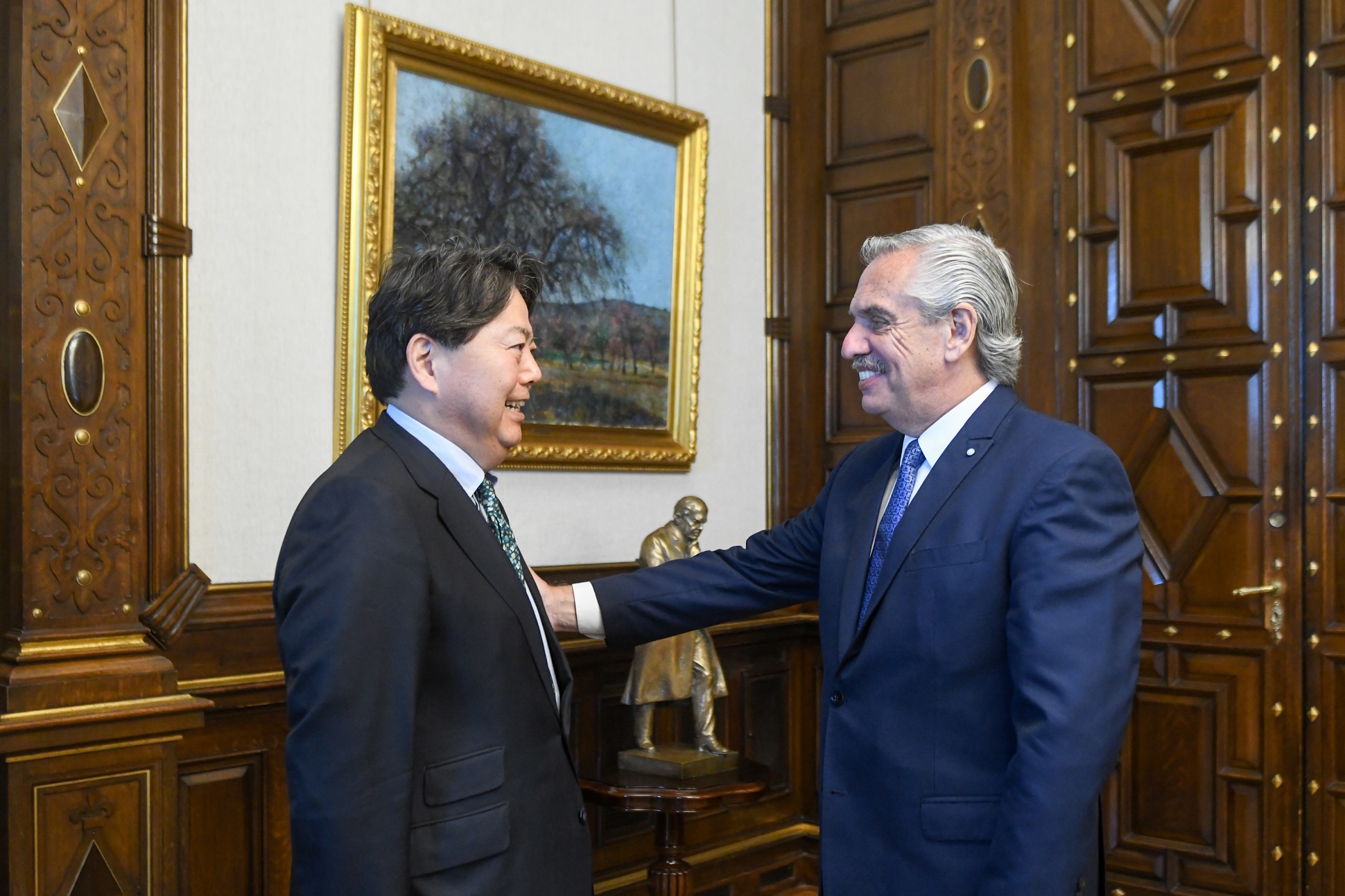 El presidente se reunió con el ministro de Relaciones Exteriores de Japón, Yoshimasa Hayashi