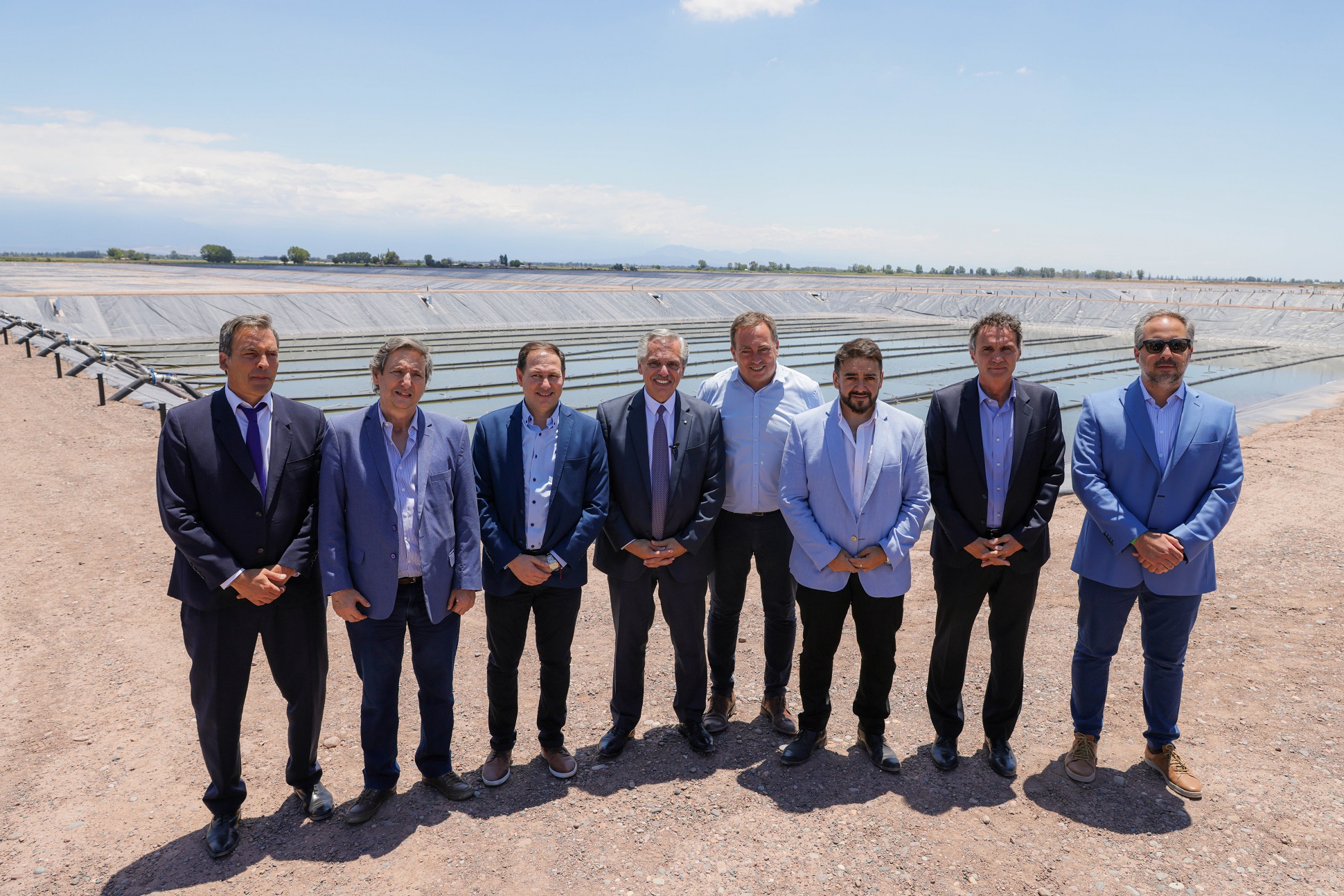 El presidente inauguró en Mendoza una de las cinco plantas depuradoras más grandes de la Argentina