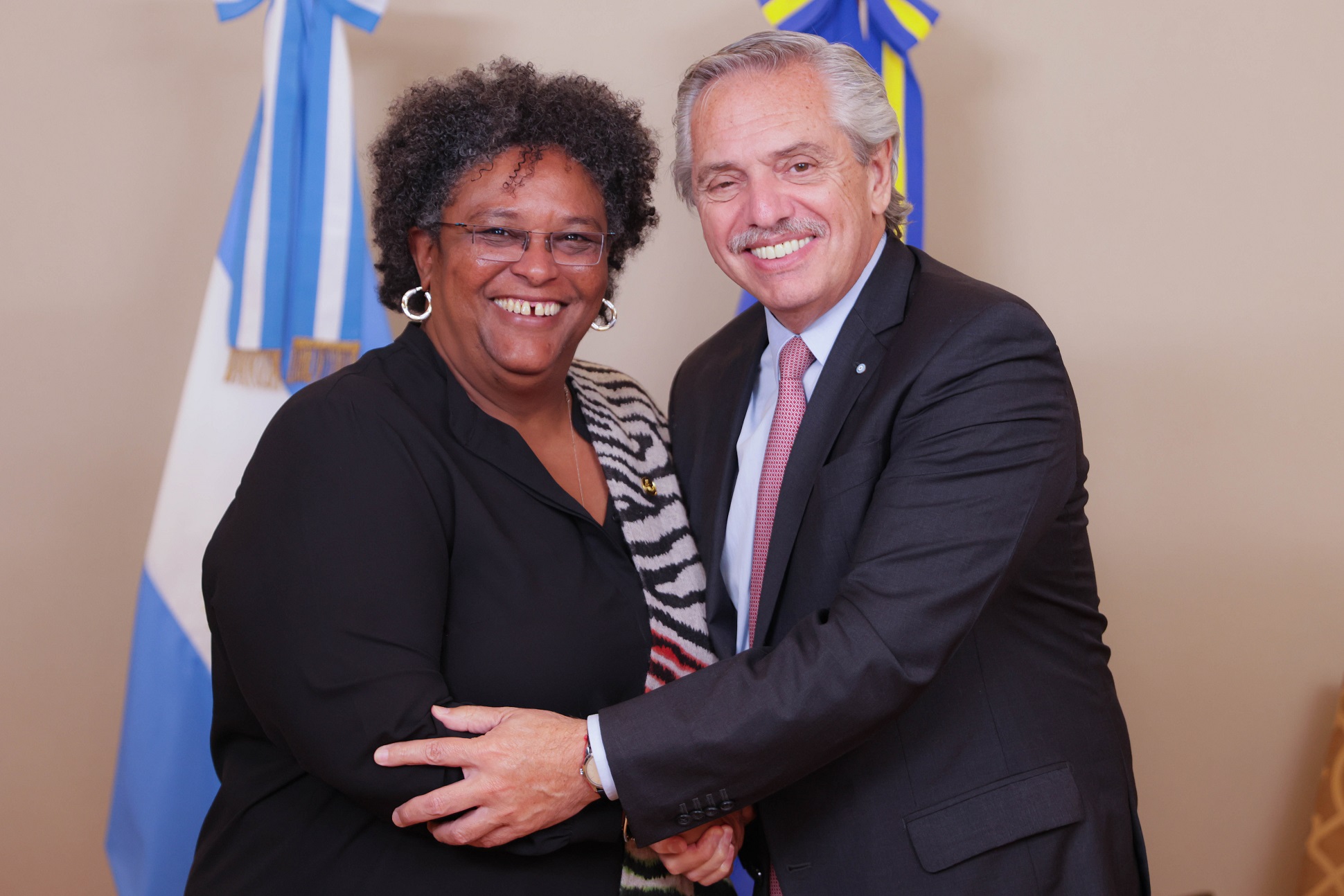 El presidente se reunió con la primera ministra de Barbados, Mia Mottley