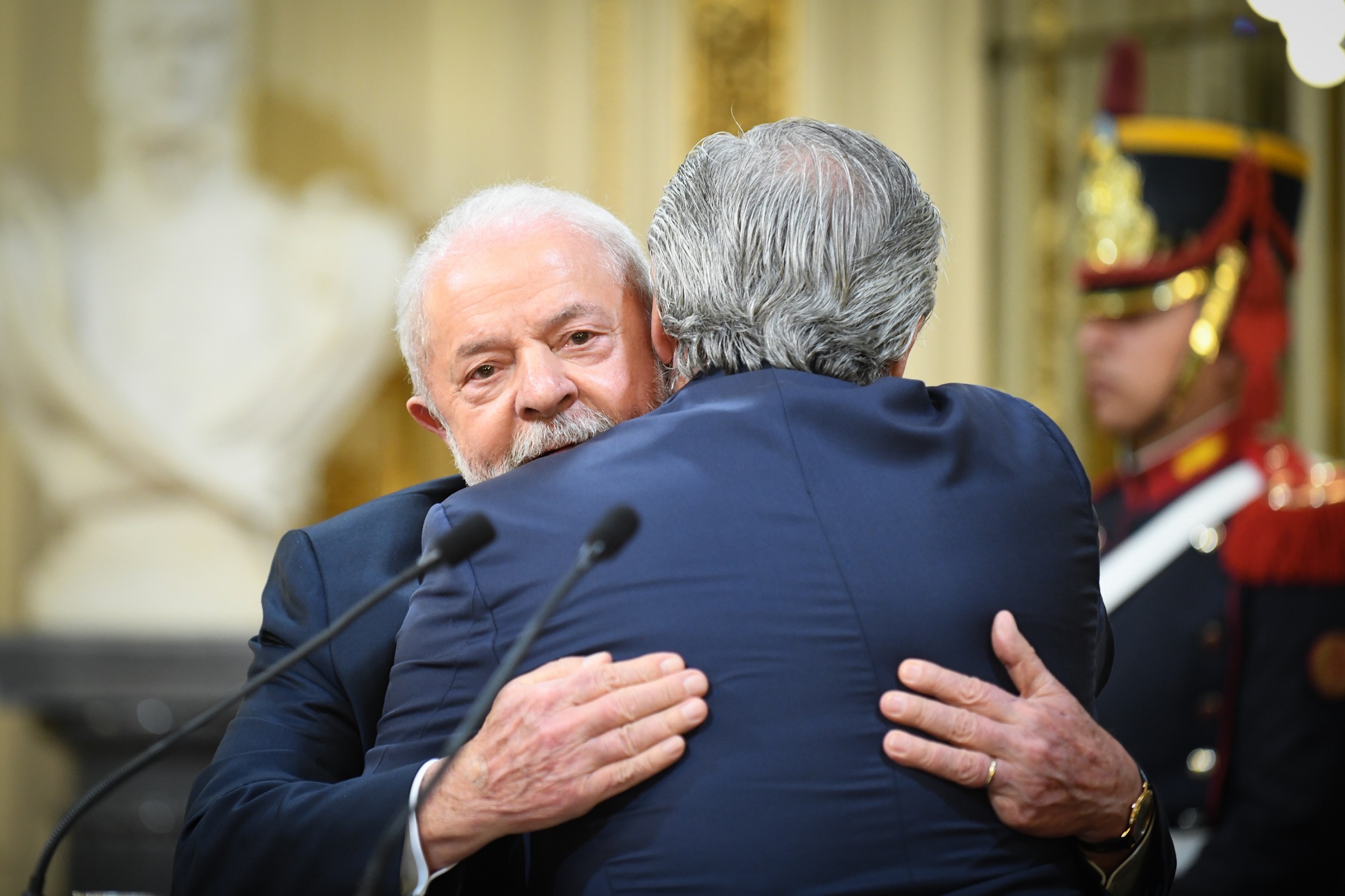 El presidente encabezó junto a su par de Brasil, Luiz Inácio Lula da Silva, la firma de acuerdos de cooperación mutua