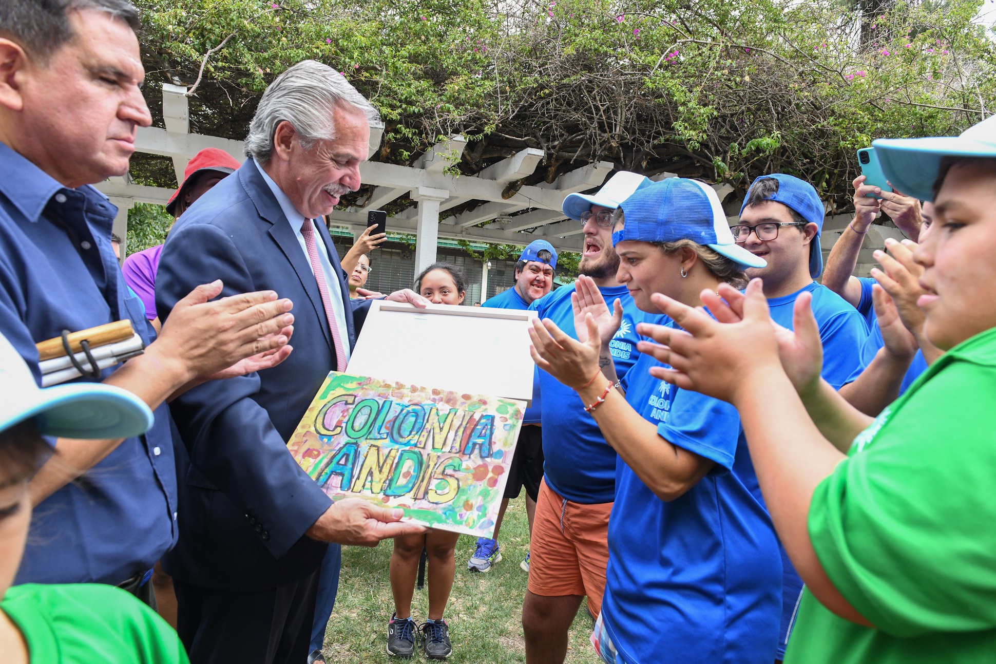 El presidente visitó la primera colonia de vacaciones para personas con discapacidad