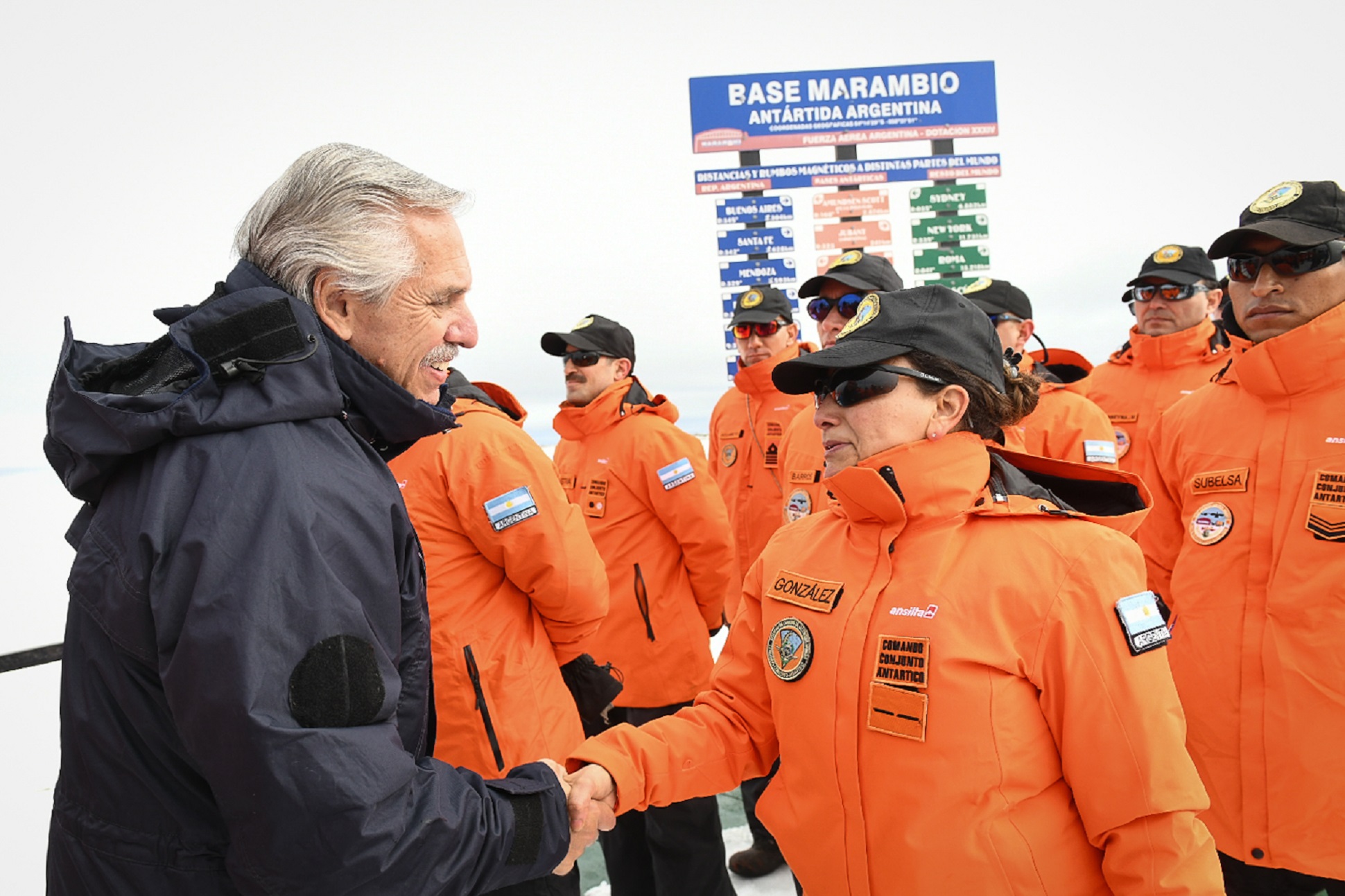 “Aquí, en el fin del mundo, uno puede asumir la dimensión de la Patria”, dijo el presidente desde la Antártida