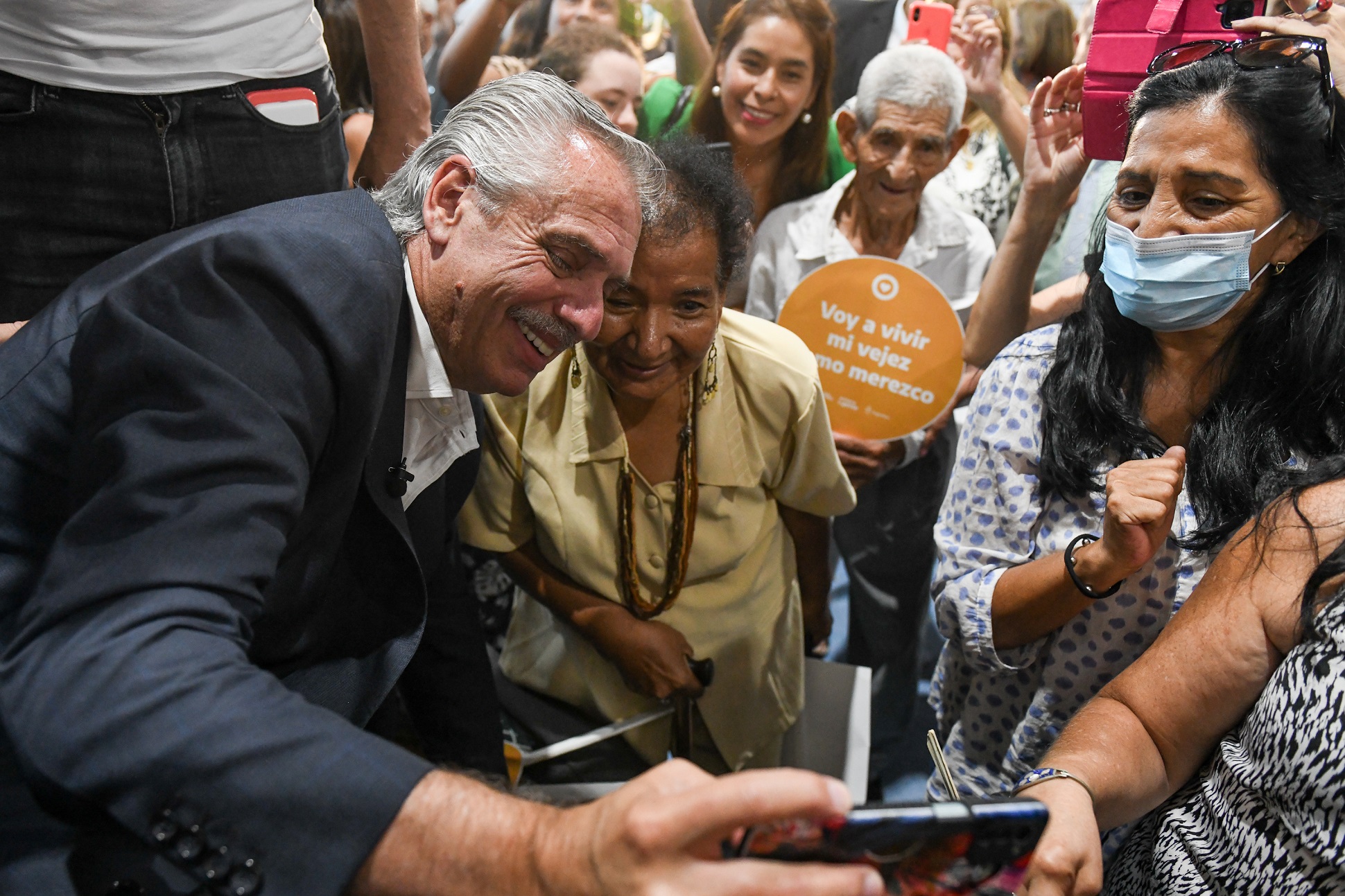 “La jubilación no jubila la felicidad ni el disfrute”, afirmó el presidente al inaugurar en Catamarca las primeras viviendas para personas mayores