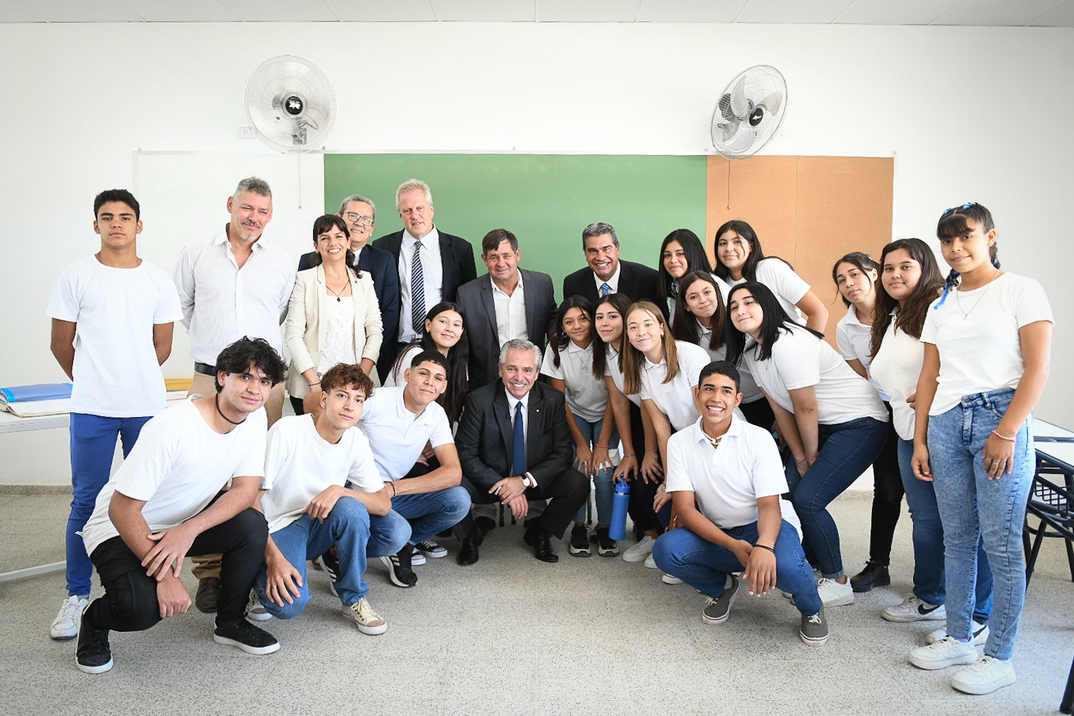 El presidente dio inicio en Chaco al ciclo lectivo 2023 con la inauguración de una escuela secundaria