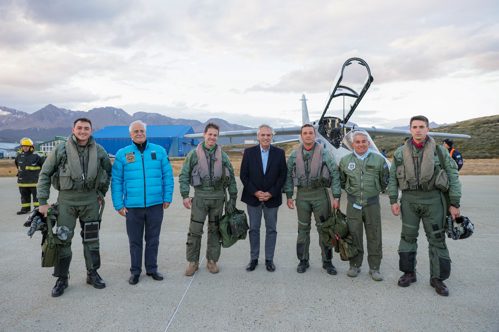 El presidente arribó a Ushuaia y mañana visitará la Base Marambio por el Día de Antártida Argentina