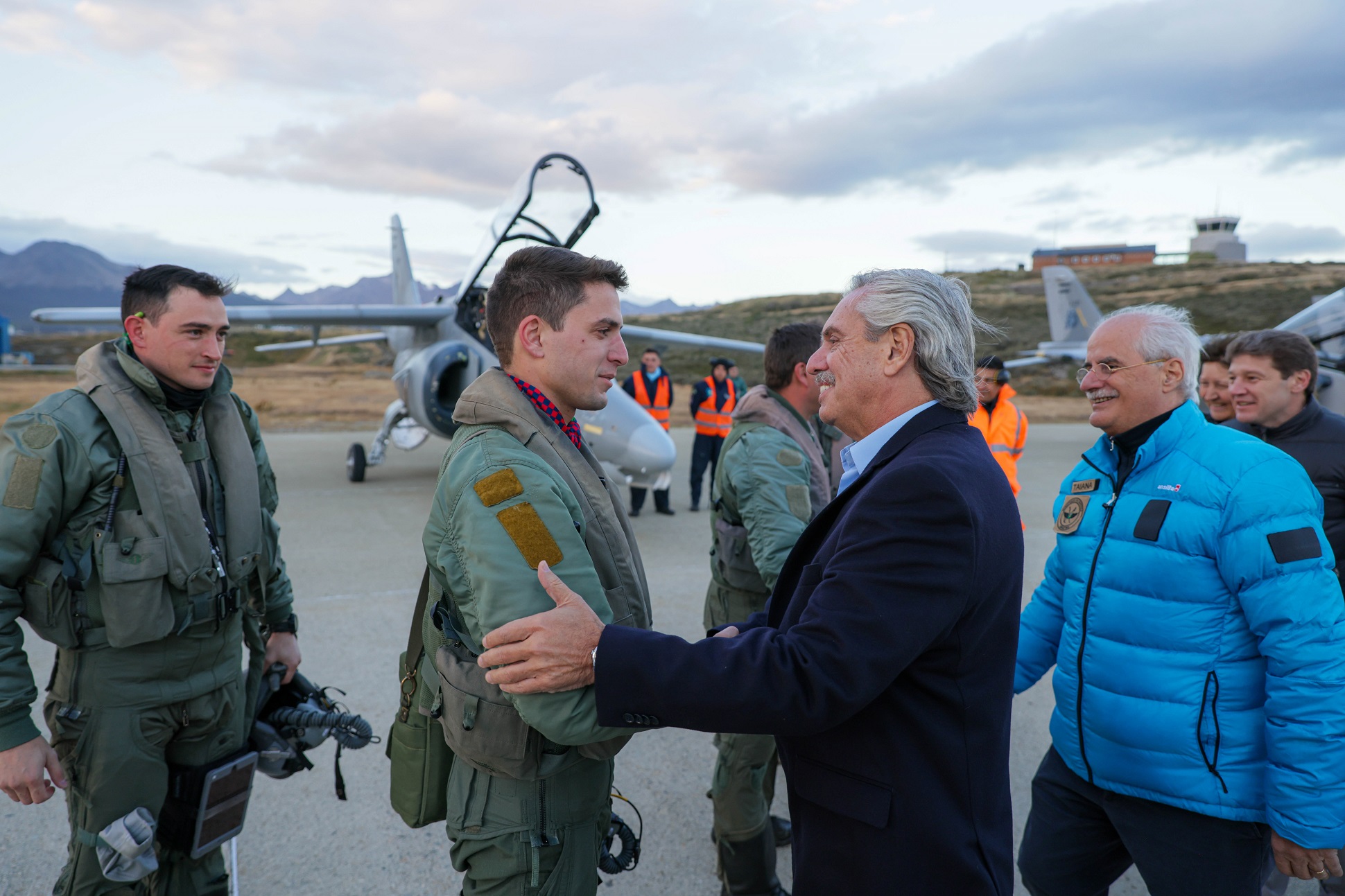 El presidente arribó a Ushuaia y mañana visitará la Base Marambio por el Día de Antártida Argentina