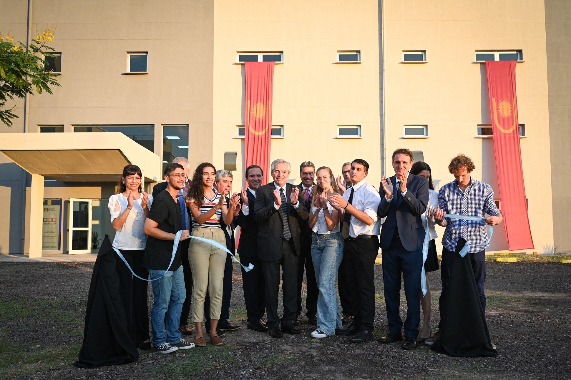   El presidente inauguró el primer edificio propio de la Facultad de Artes, Diseño y Ciencias de la Cultura de la Universidad Nacional del Nordeste, en Resistencia