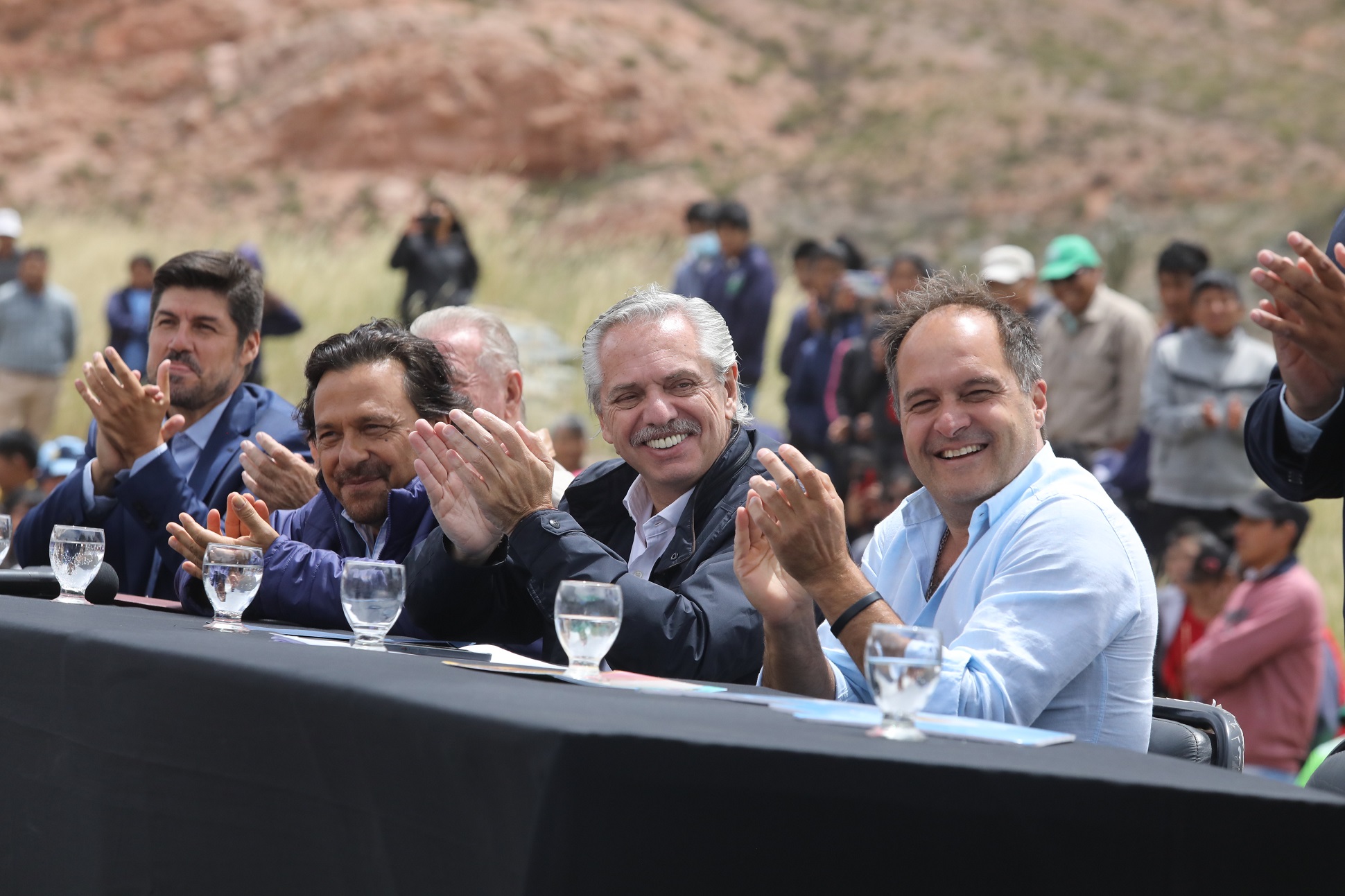 El presidente entregó las primeras viviendas para comunidades rurales y pueblos originarios en La Poma, Salta