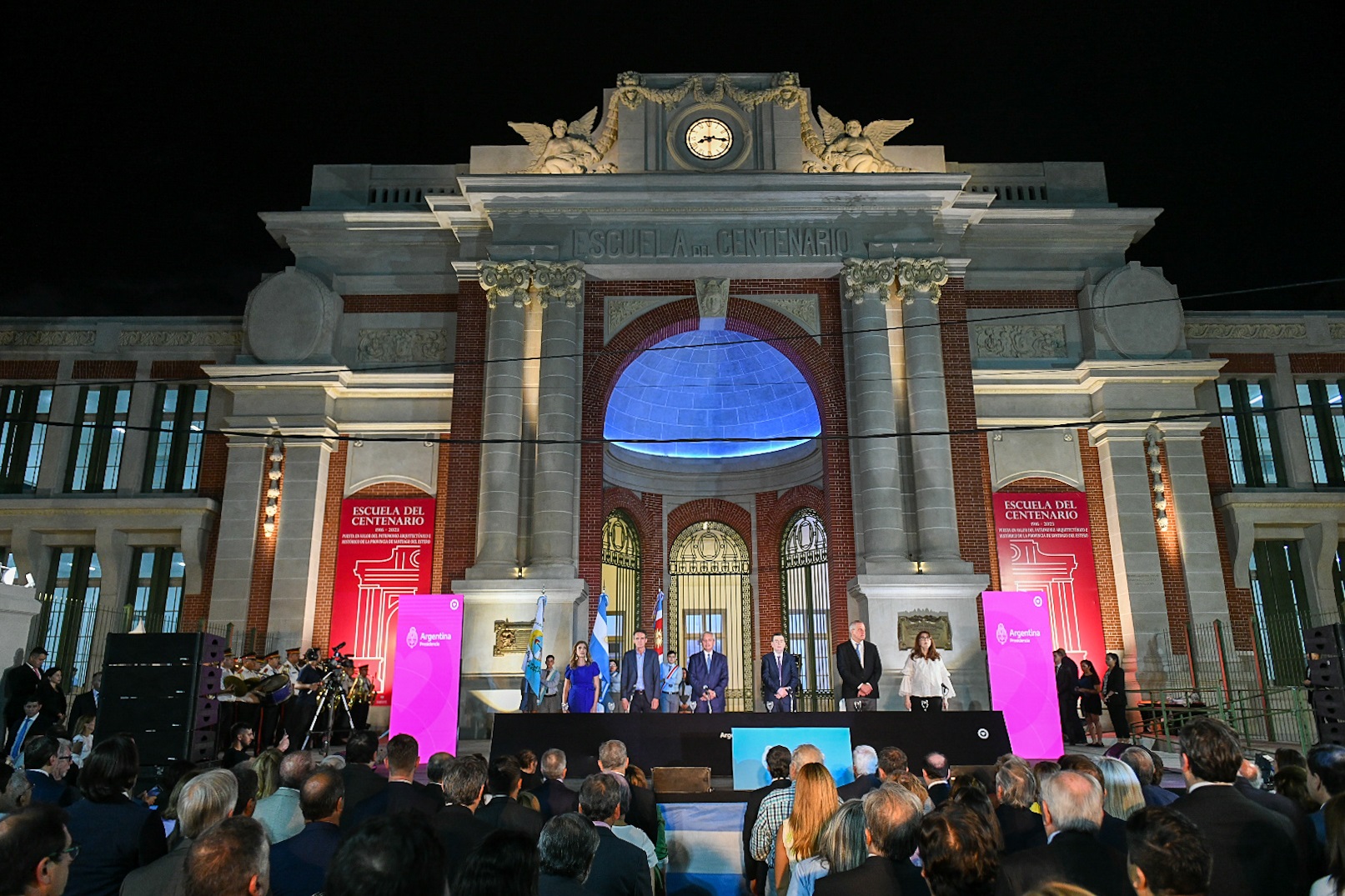 El presidente inauguró las obras de ampliación y puesta en valor de la Escuela Centenario en Santiago del Estero