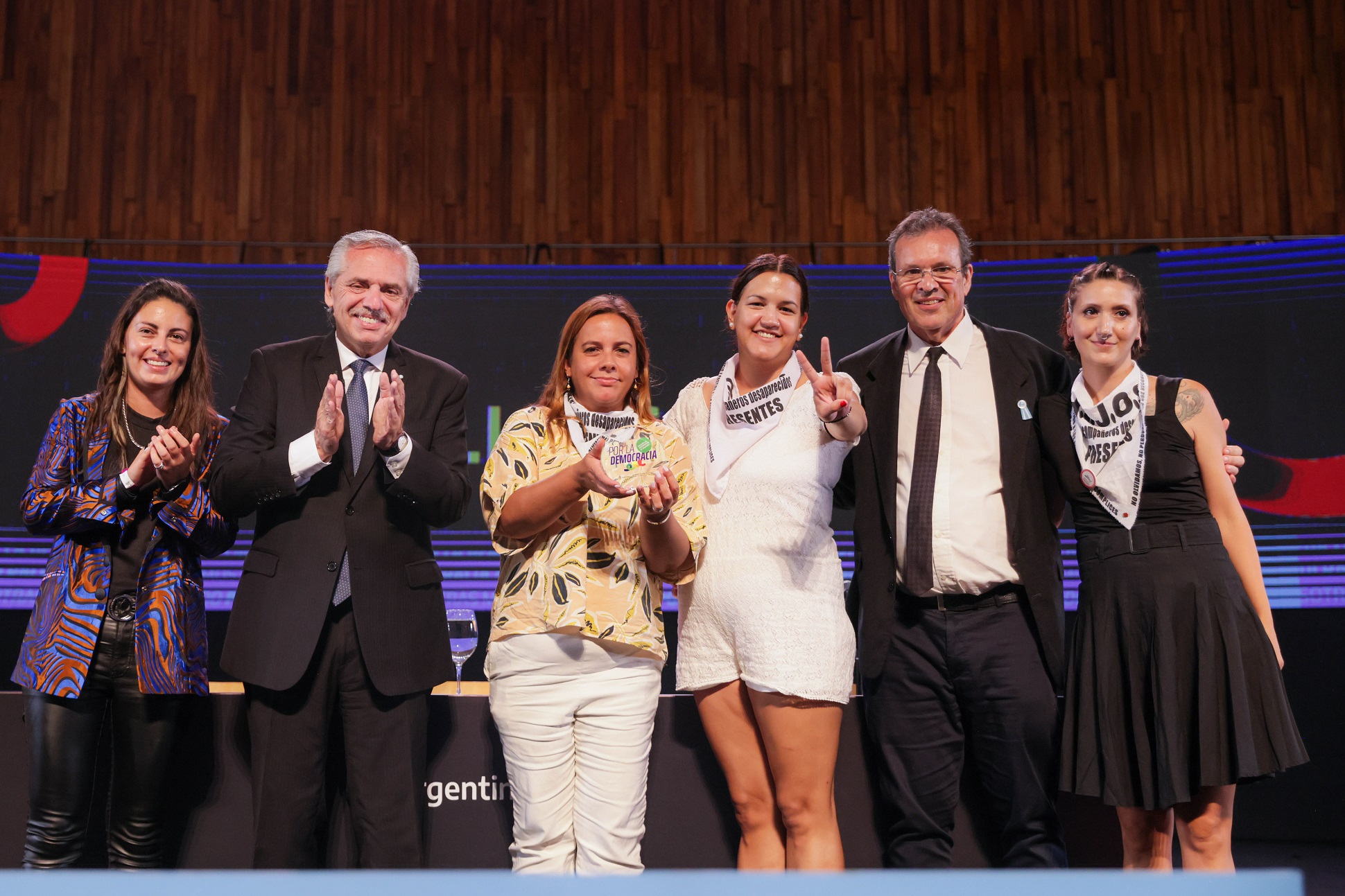 El presidente inauguró el festival Nosotras Movemos el Mundo por la Democracia