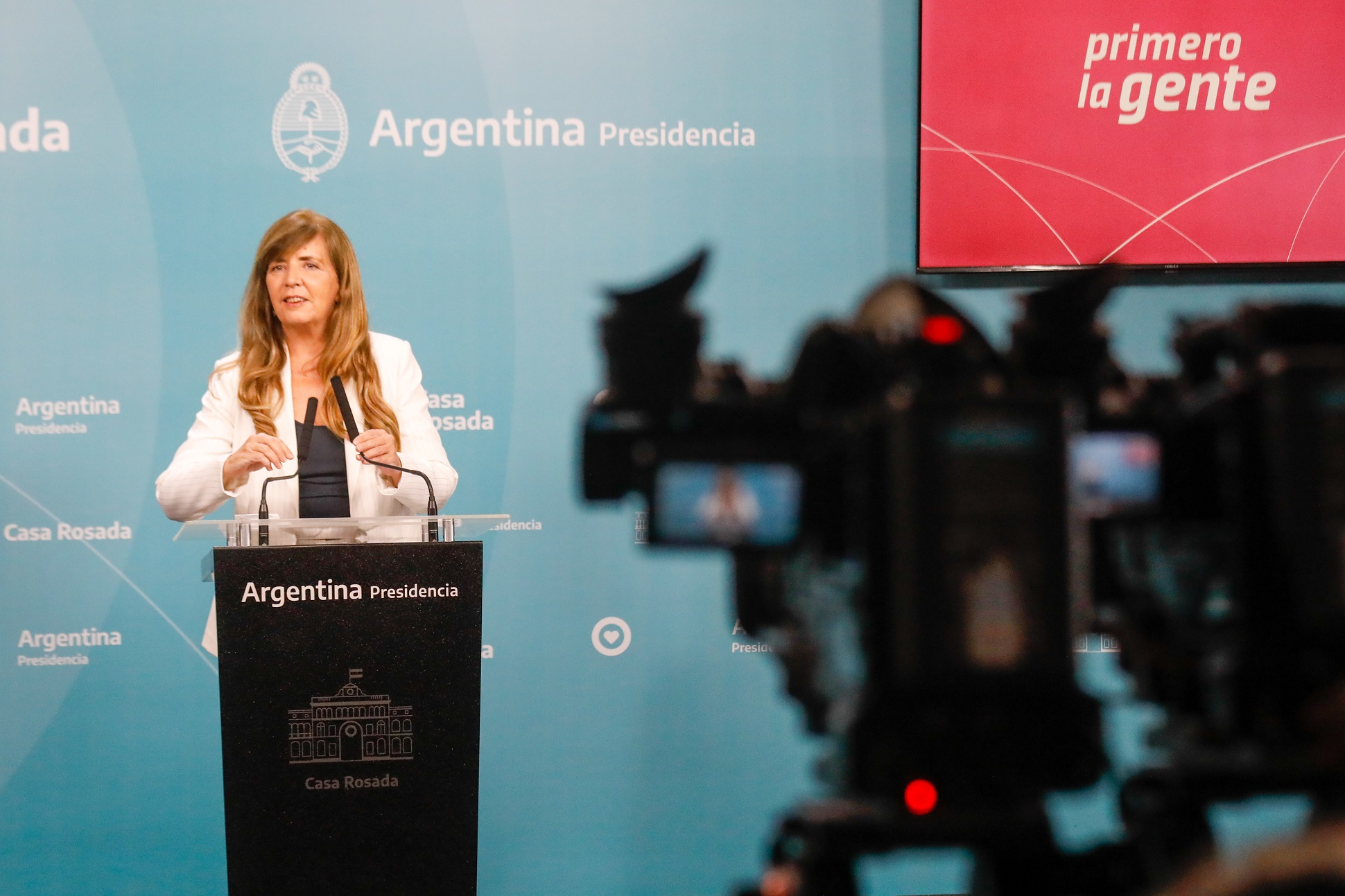 Gabriela Cerruti: “El presidente sigue sosteniendo la inocencia de la Vicepresidenta”