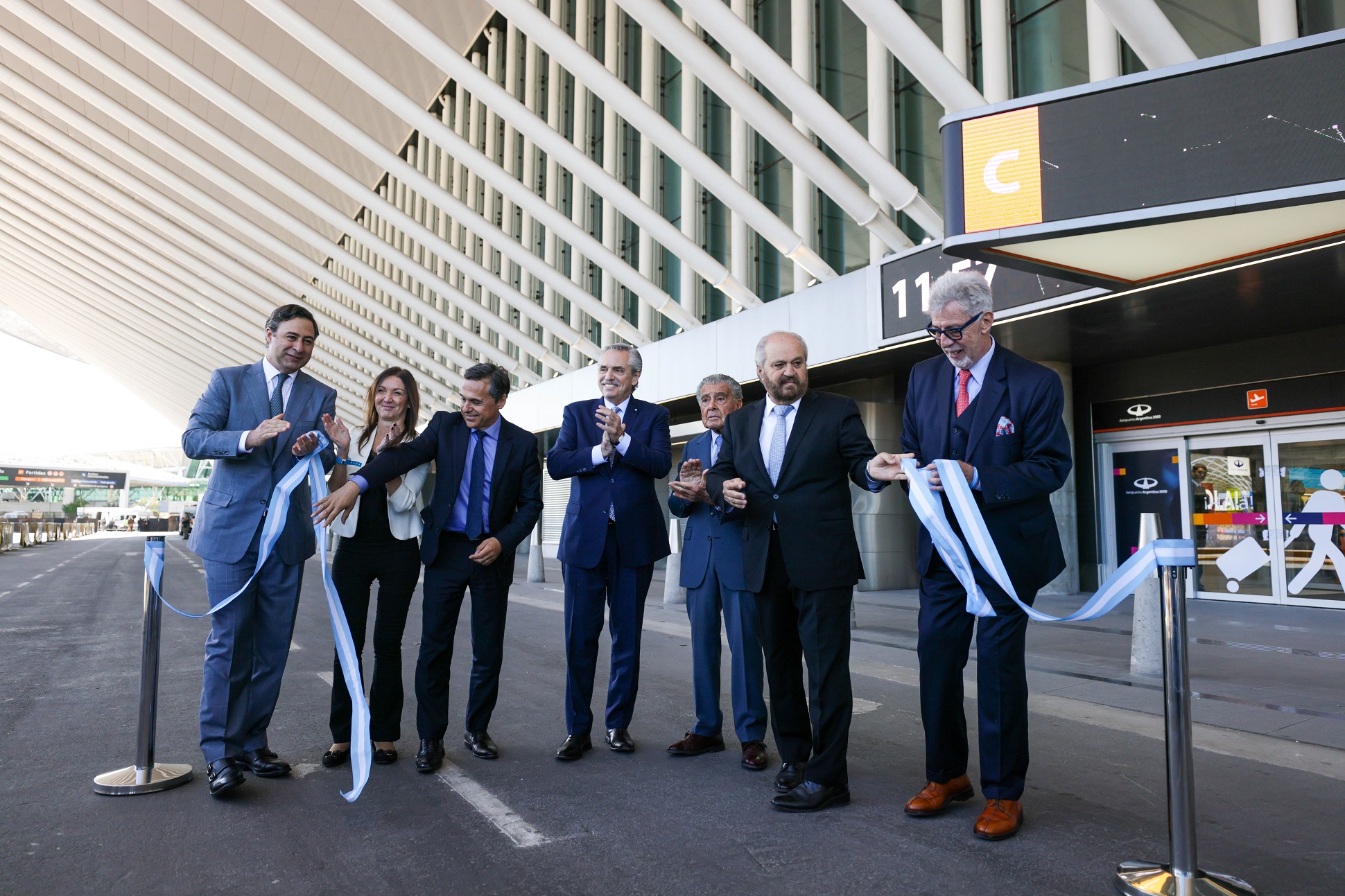 El presidente inauguró la nueva terminal de partidas del Aeropuerto Internacional de Ezeiza