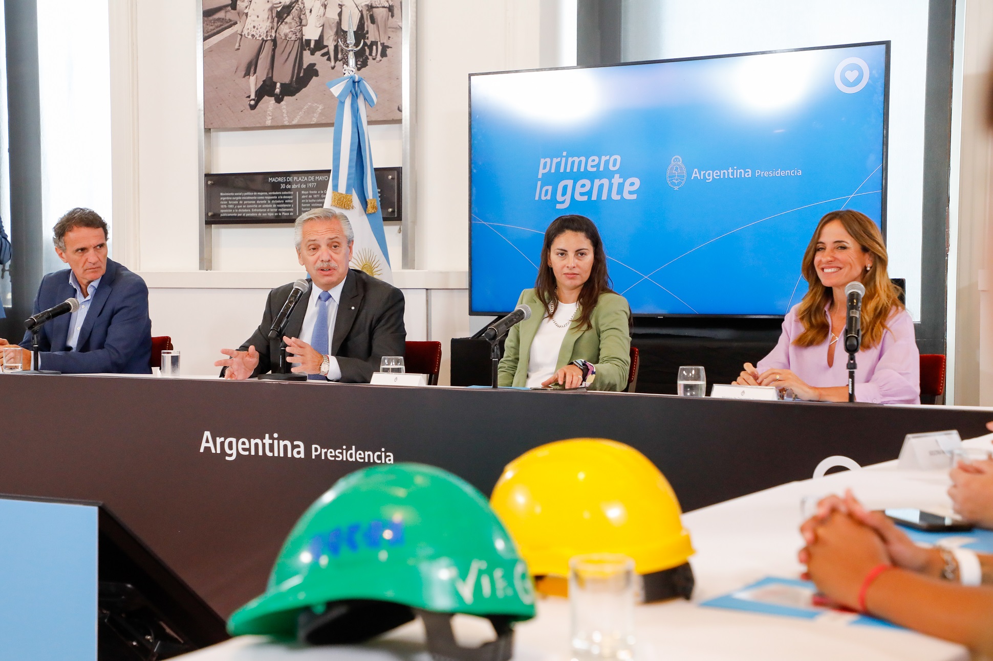 El presidente encabezó una reunión de trabajo para avanzar en la puesta en marcha del Programa Constructoras