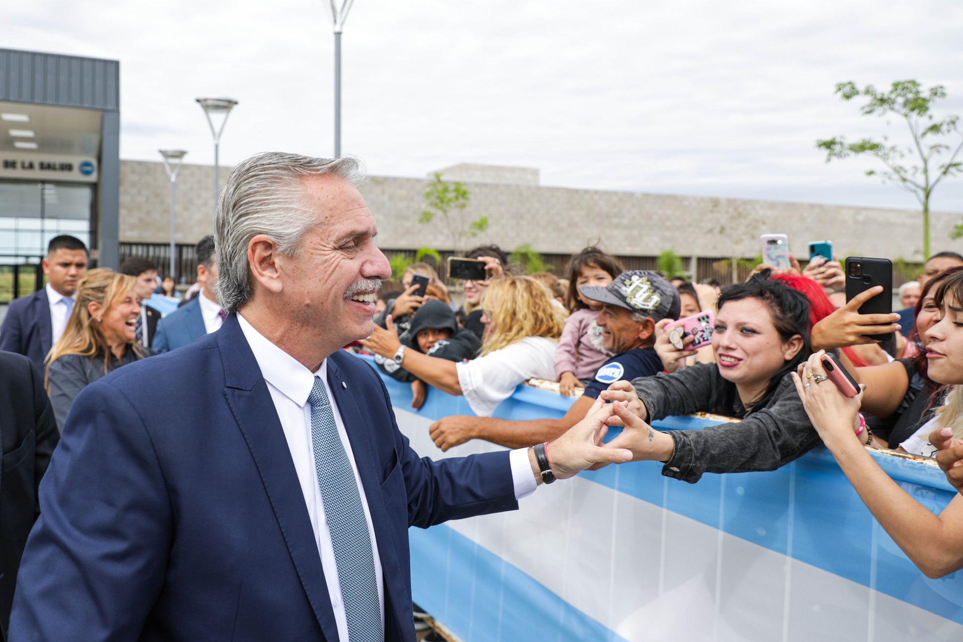 El presidente inauguró el primer edificio del nuevo campus de la Universidad Nacional del Oeste