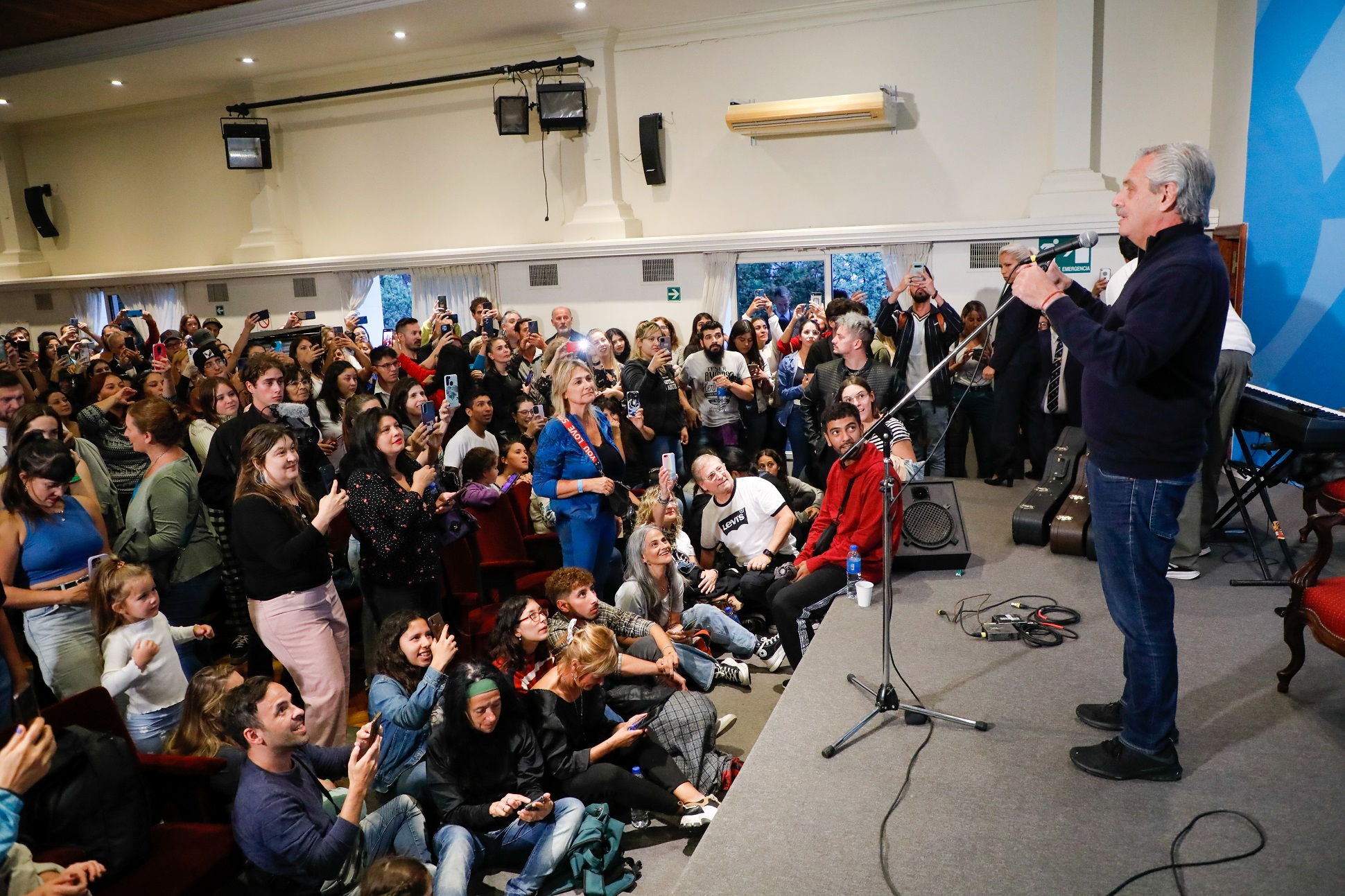  Estelares se presentó en la Quinta de Olivos para celebrar 40 años de democracia 