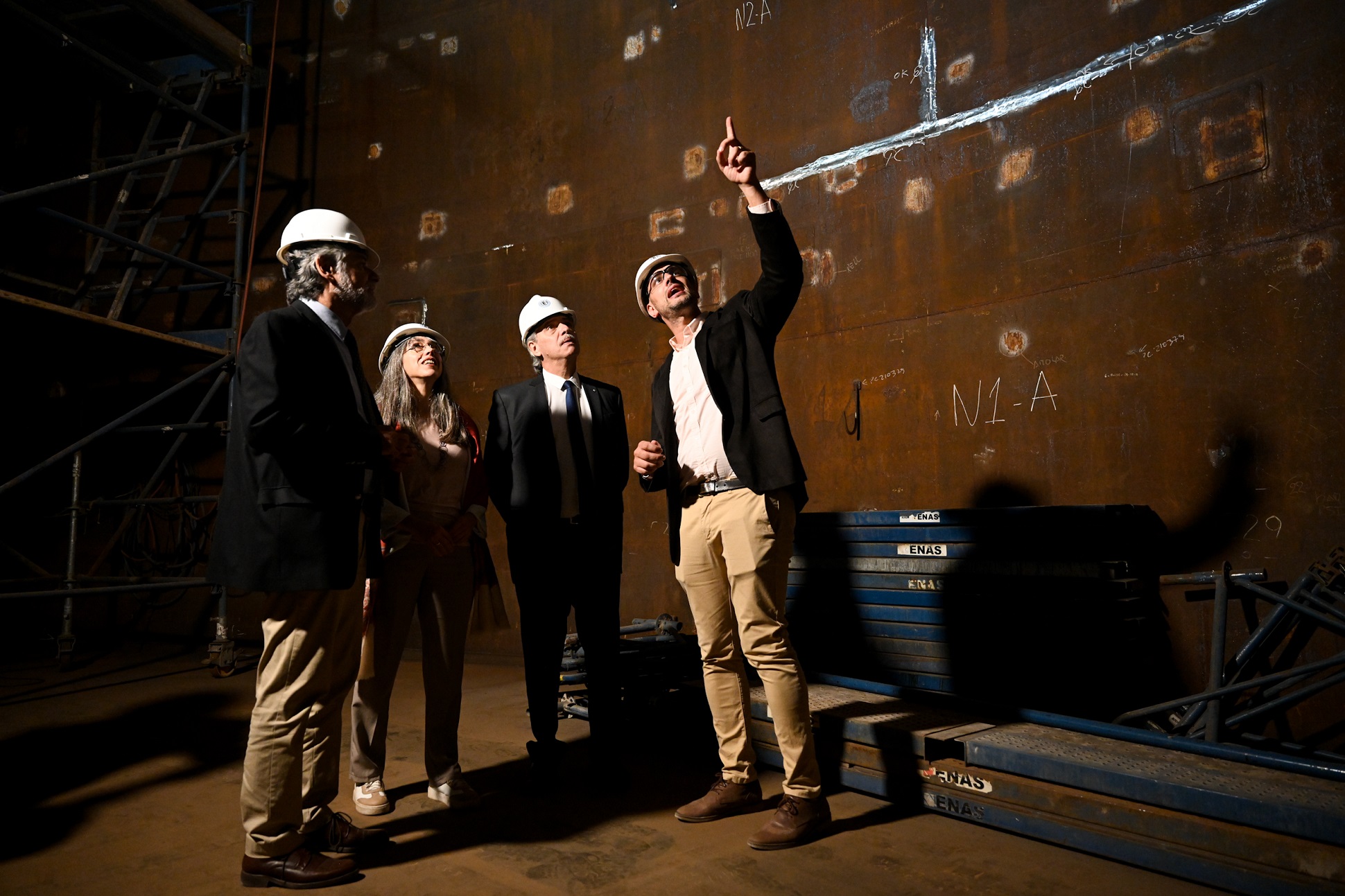 El presidente recorrió las obras del primer reactor de potencia 100% argentino