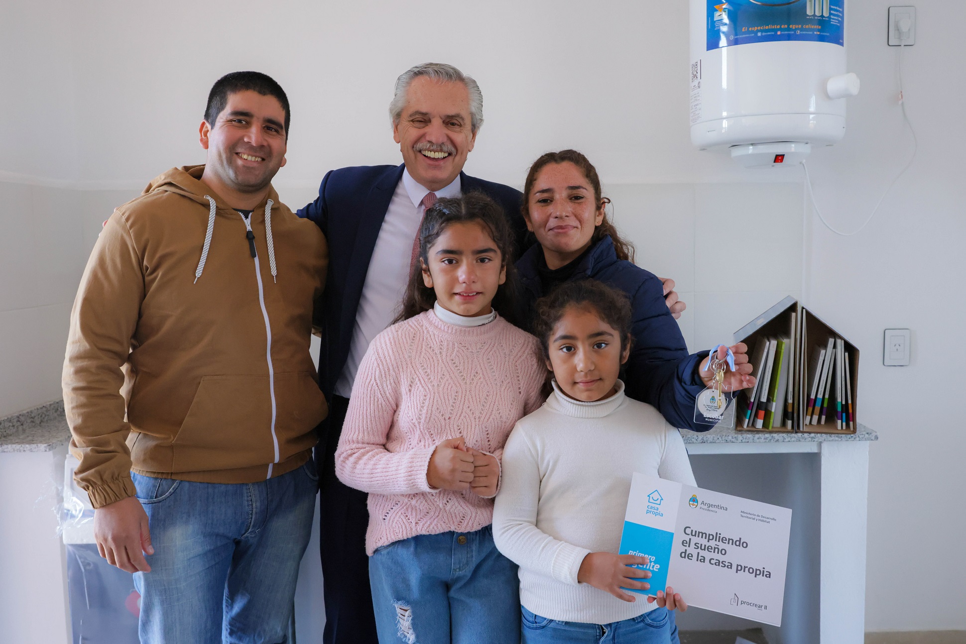 Alberto Fernández: “Para nosotros la prioridad central es que cada familia tenga un techo y una vivienda digna”