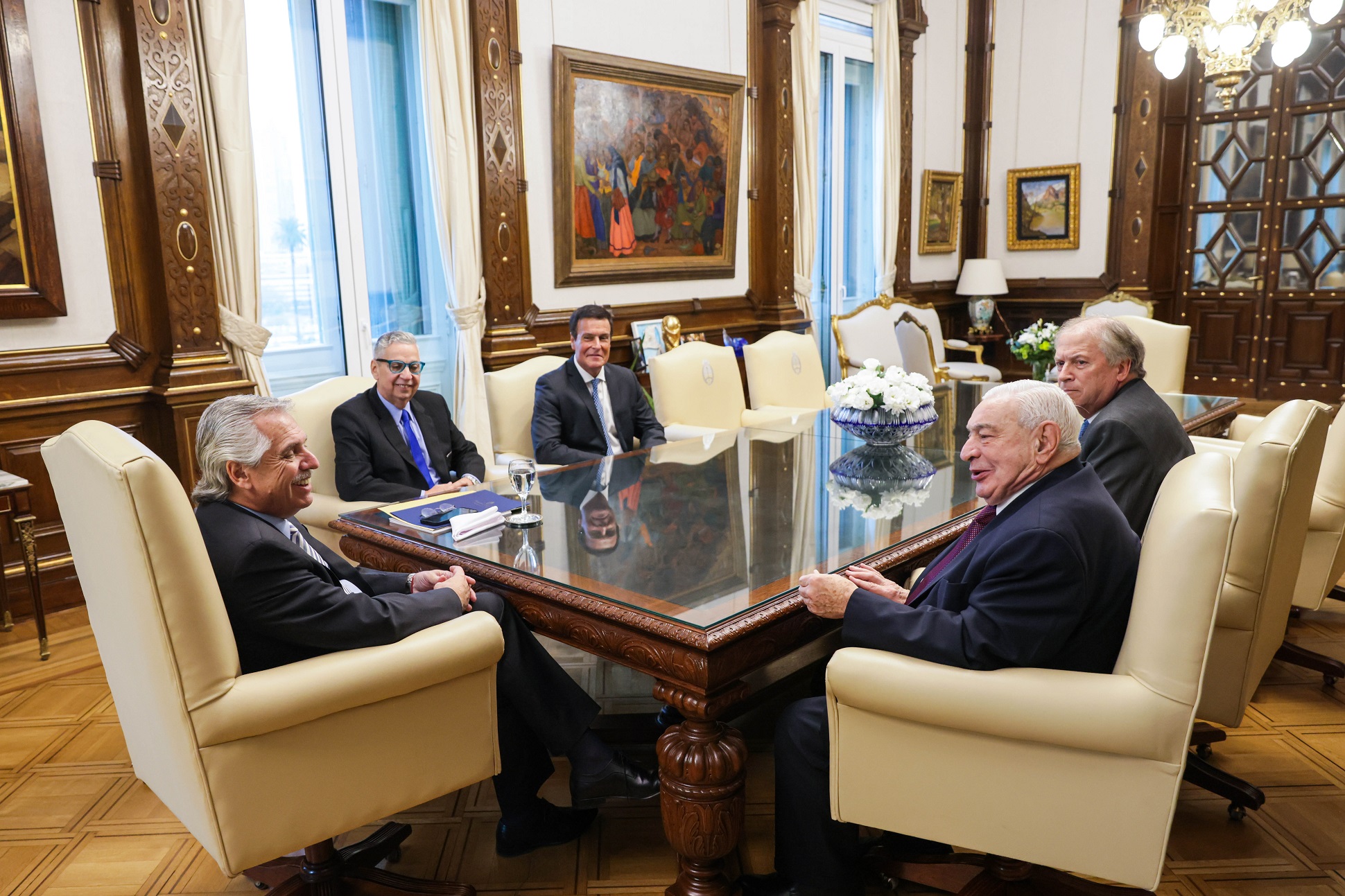 El presidente recibió a las autoridades de la Bolsa de Comercio de Buenos Aires