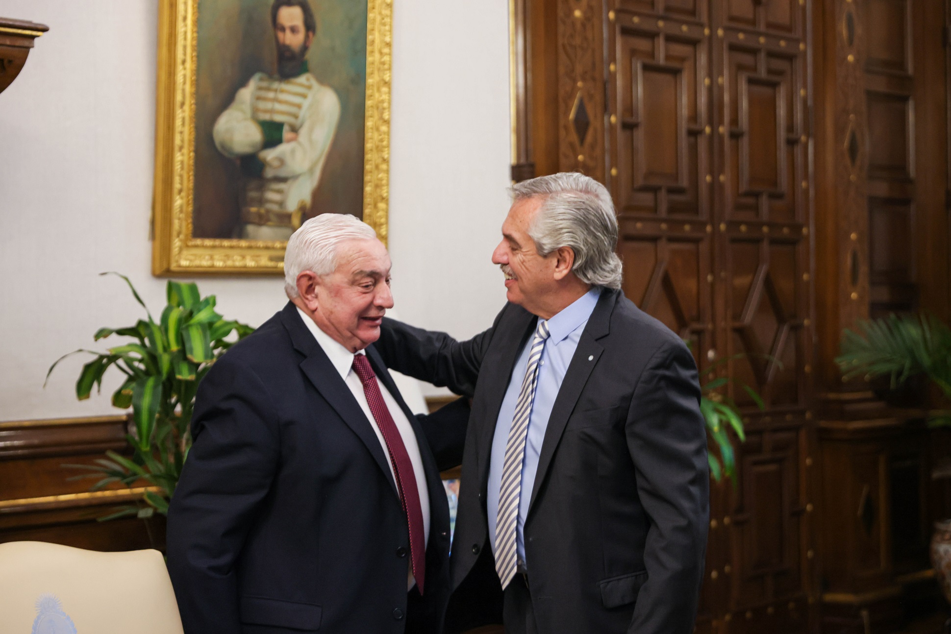 El presidente recibió a las autoridades de la Bolsa de Comercio de Buenos Aires