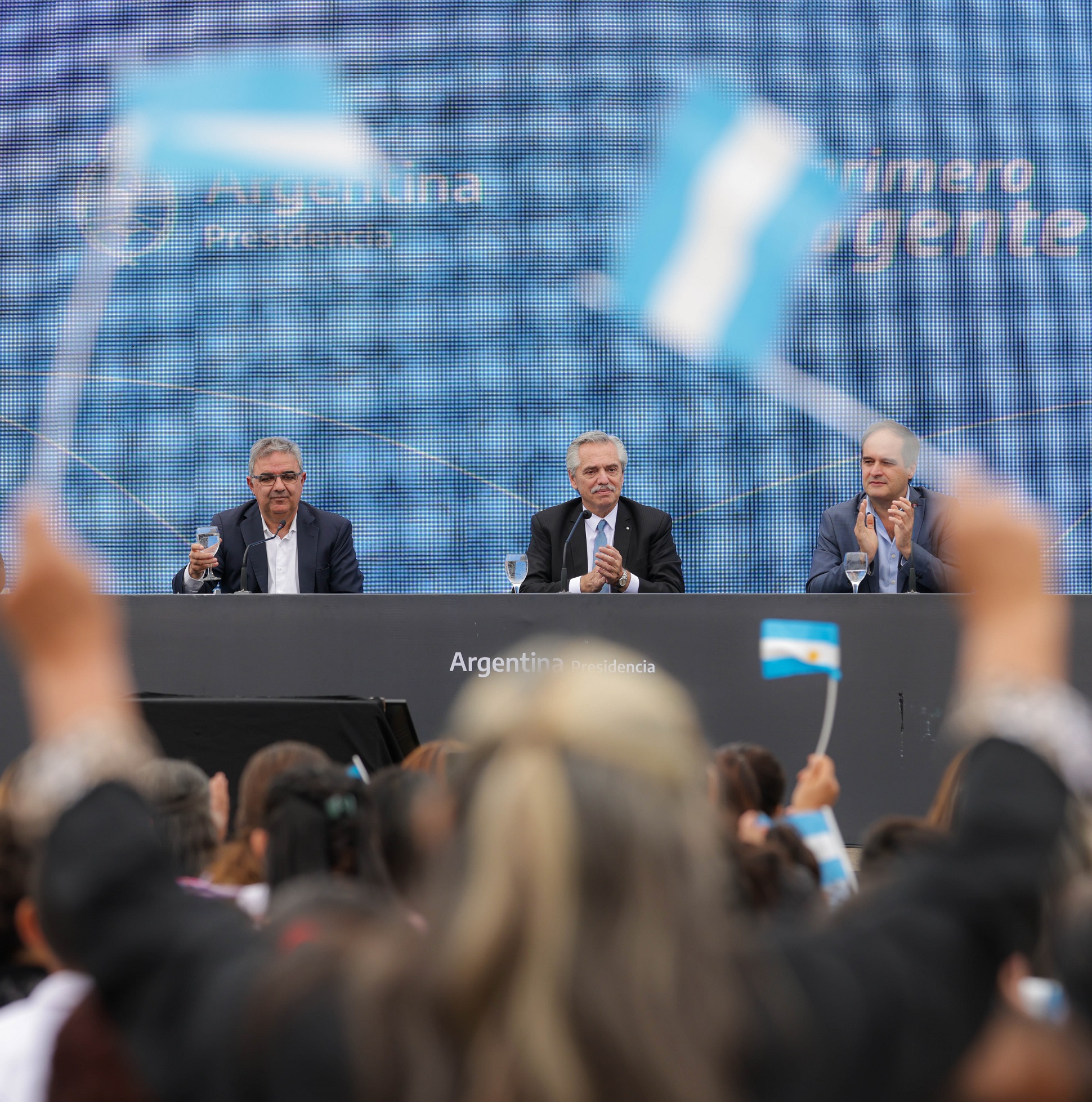 El presidente entregó viviendas e inauguró las obras de un nuevo gasoducto en la provincia de Catamarca