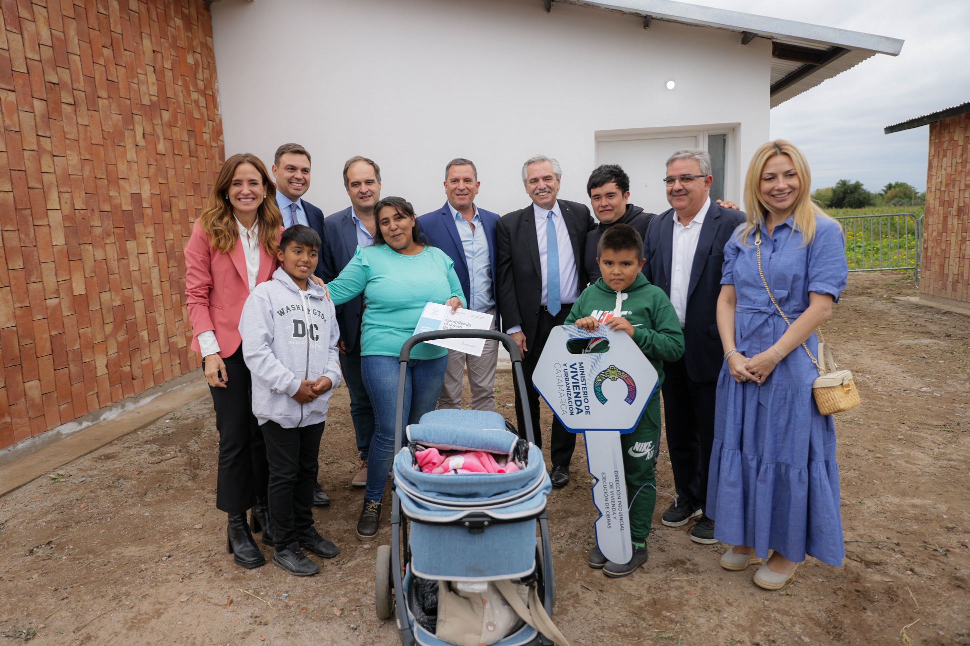 El presidente entregó viviendas e inauguró las obras de un nuevo gasoducto en la provincia de Catamarca