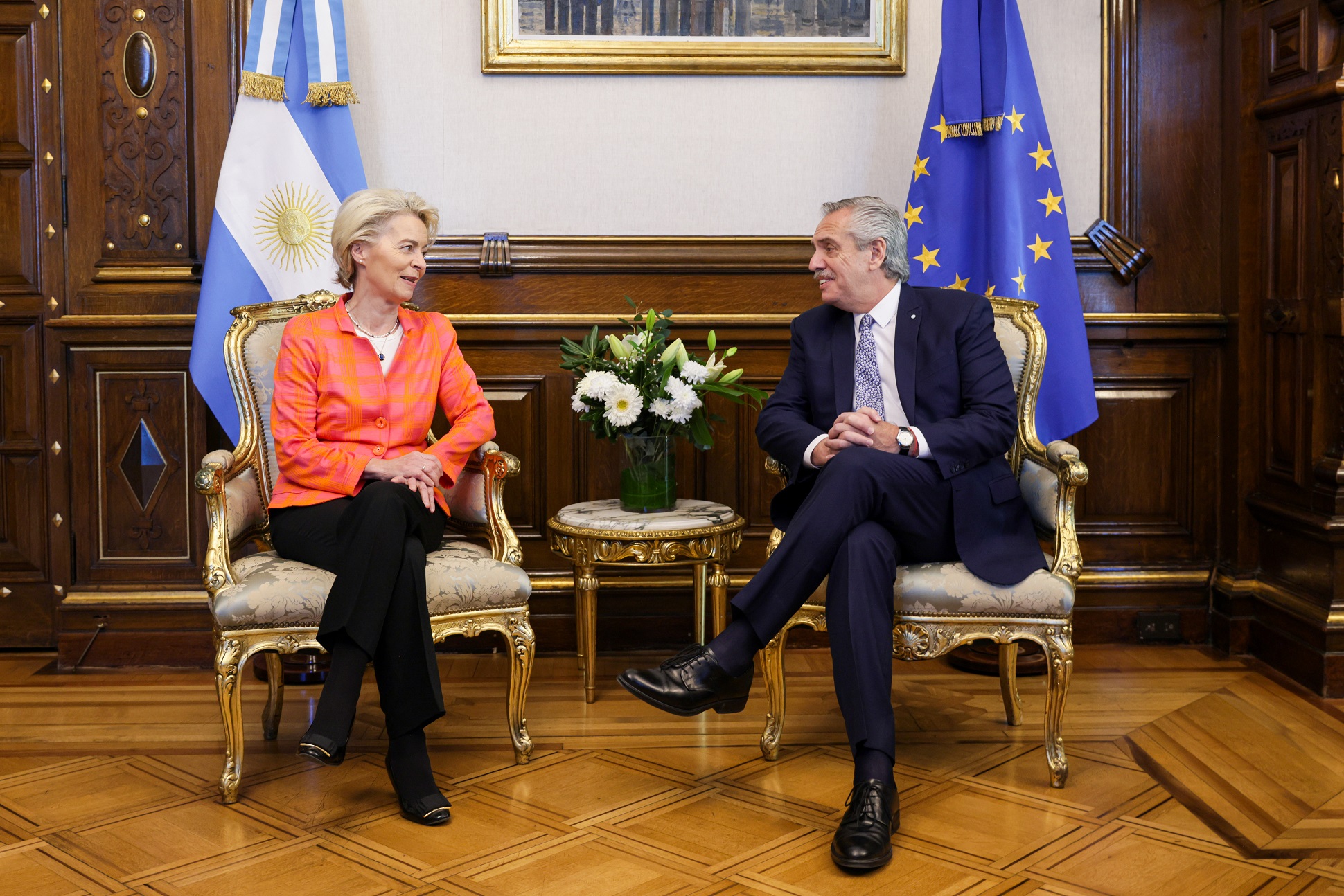 Alberto Fernández se reunió con la titular de la Comisión Europea
