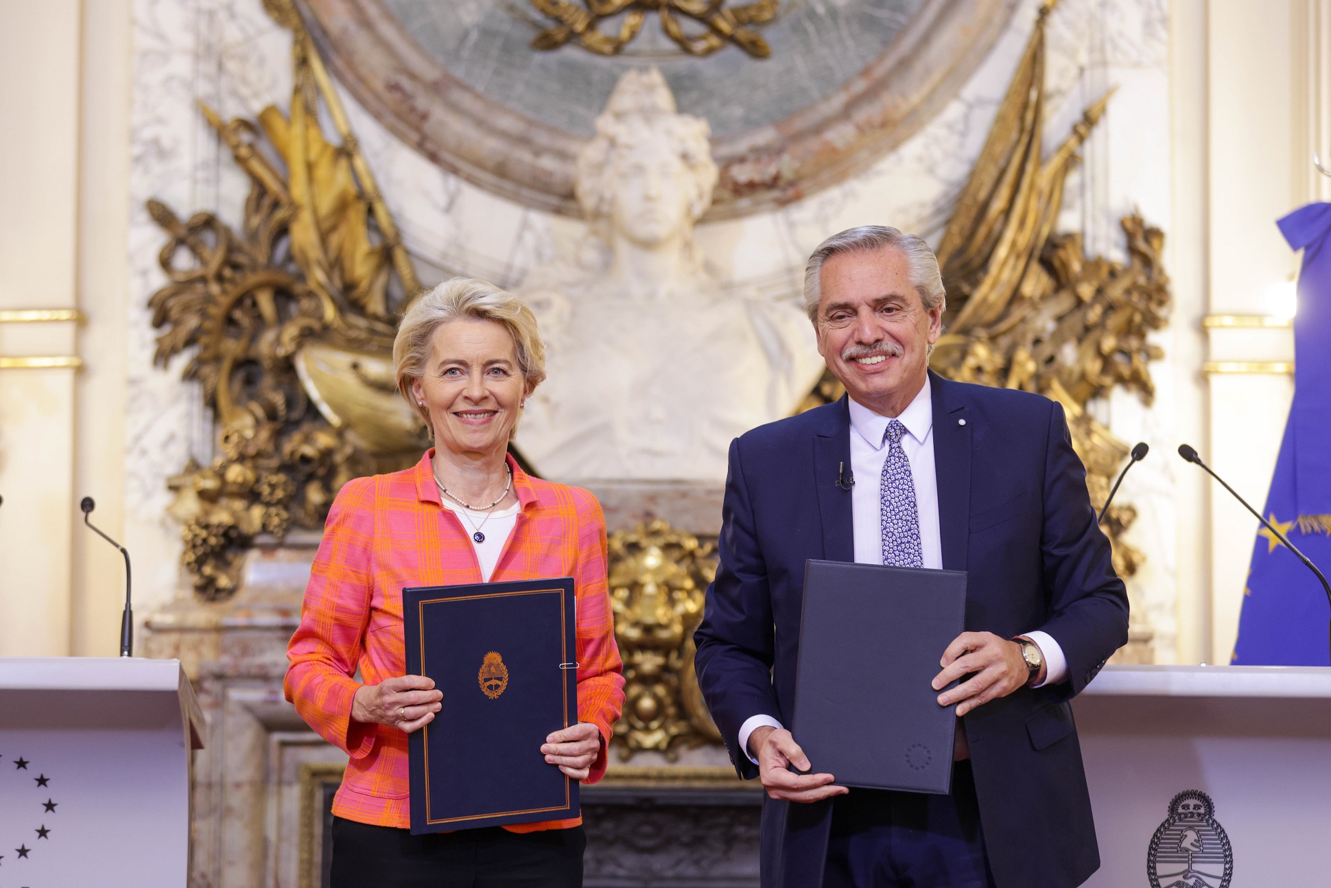 Alberto Fernández se reunió con la titular de la Comisión Europea