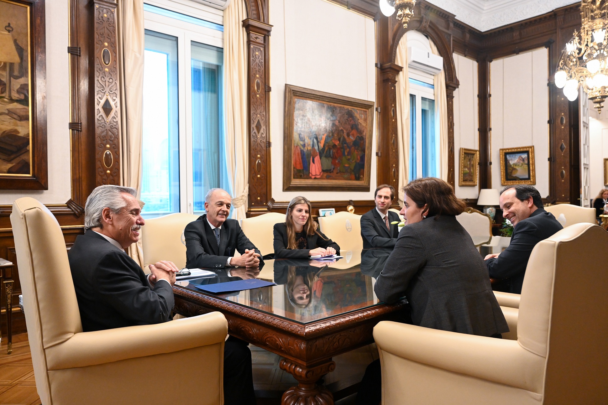 El presidente recibió a la ministra de Estado y de la Presidencia de Portugal, Mariana Vieira da Silva