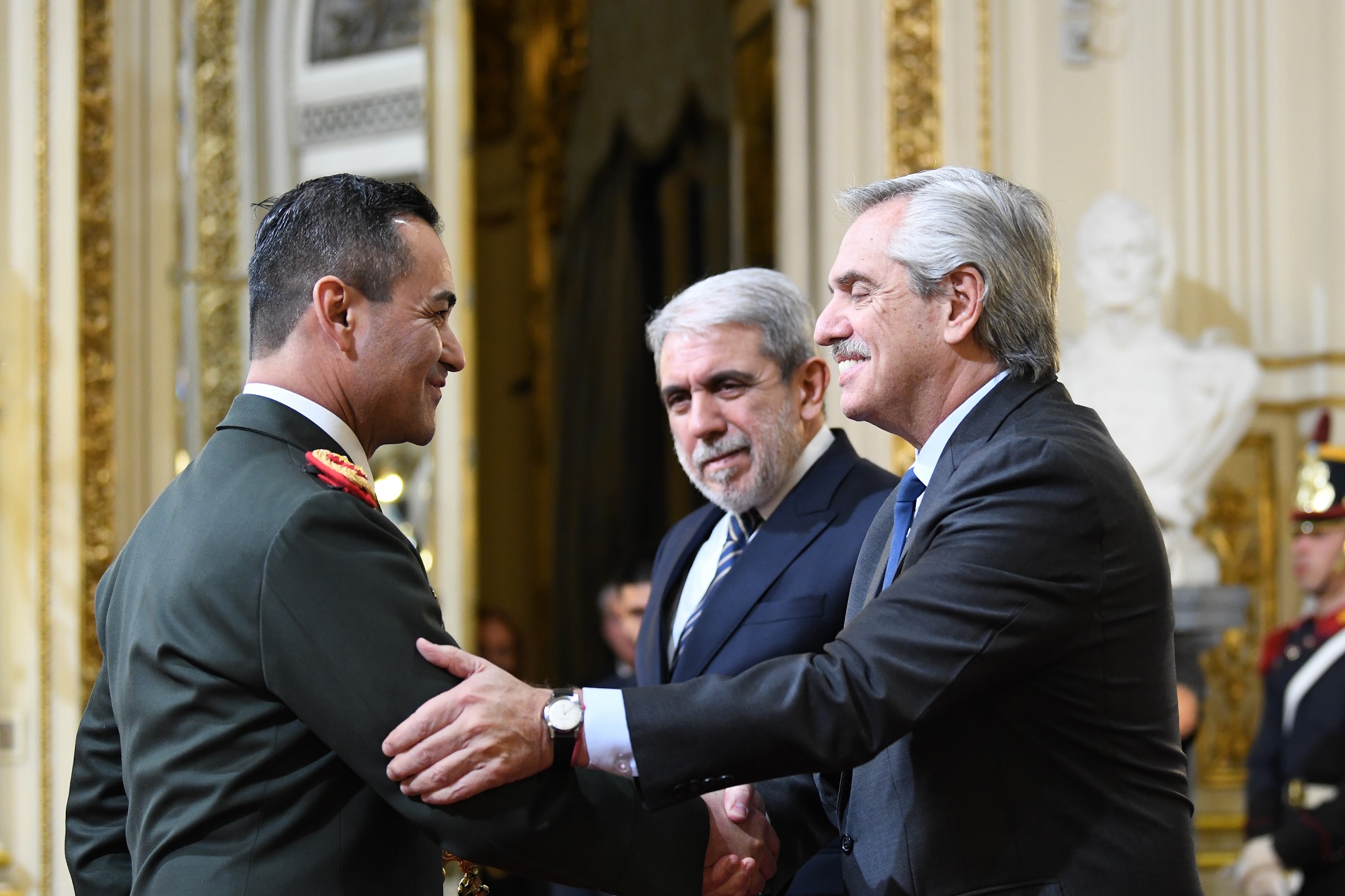 El Presidente encabezó la ceremonia de ascenso de oficiales superiores de las Fuerzas de Seguridad