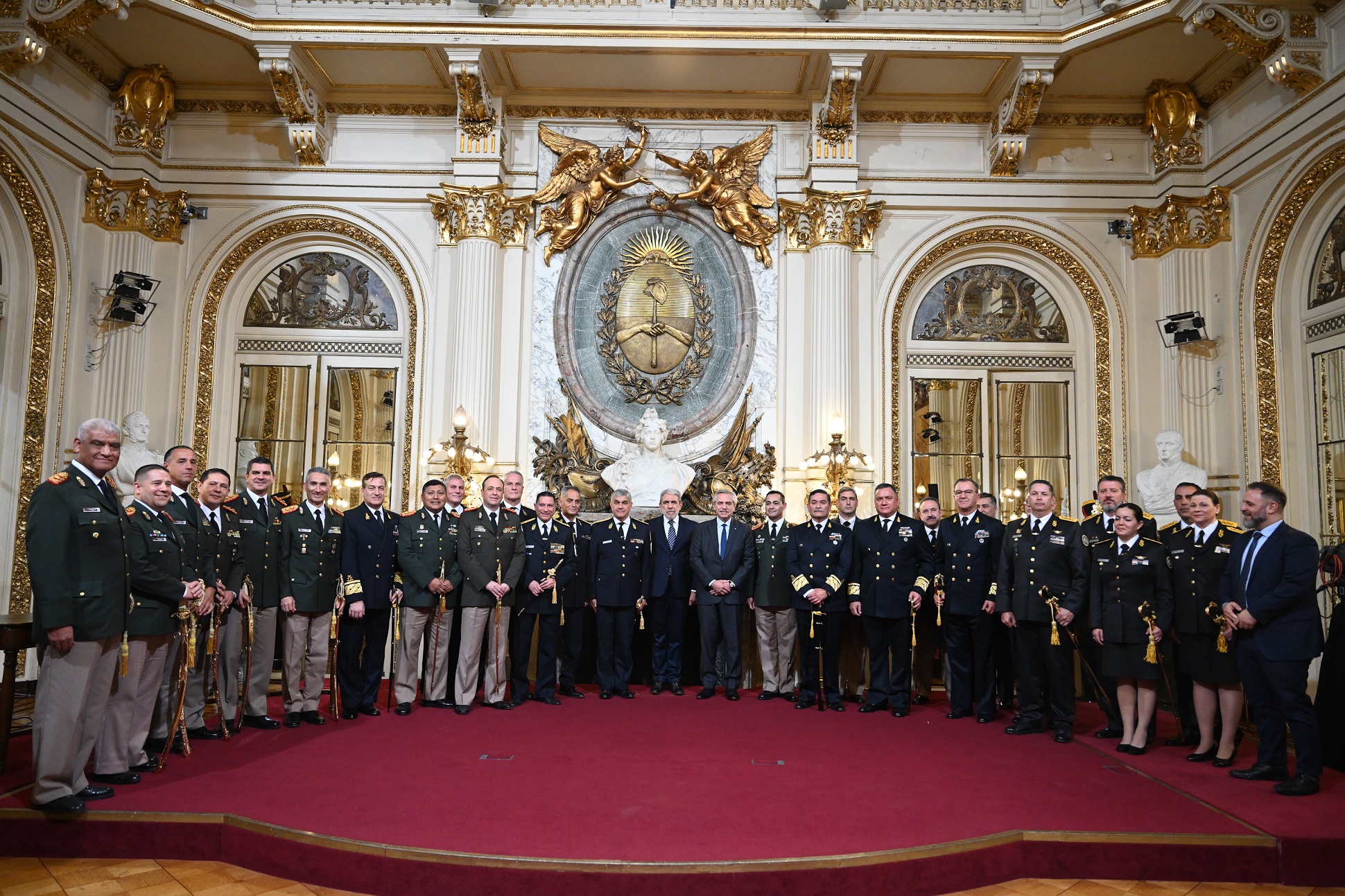 El Presidente encabezó la ceremonia de ascenso de oficiales superiores de las Fuerzas de Seguridad