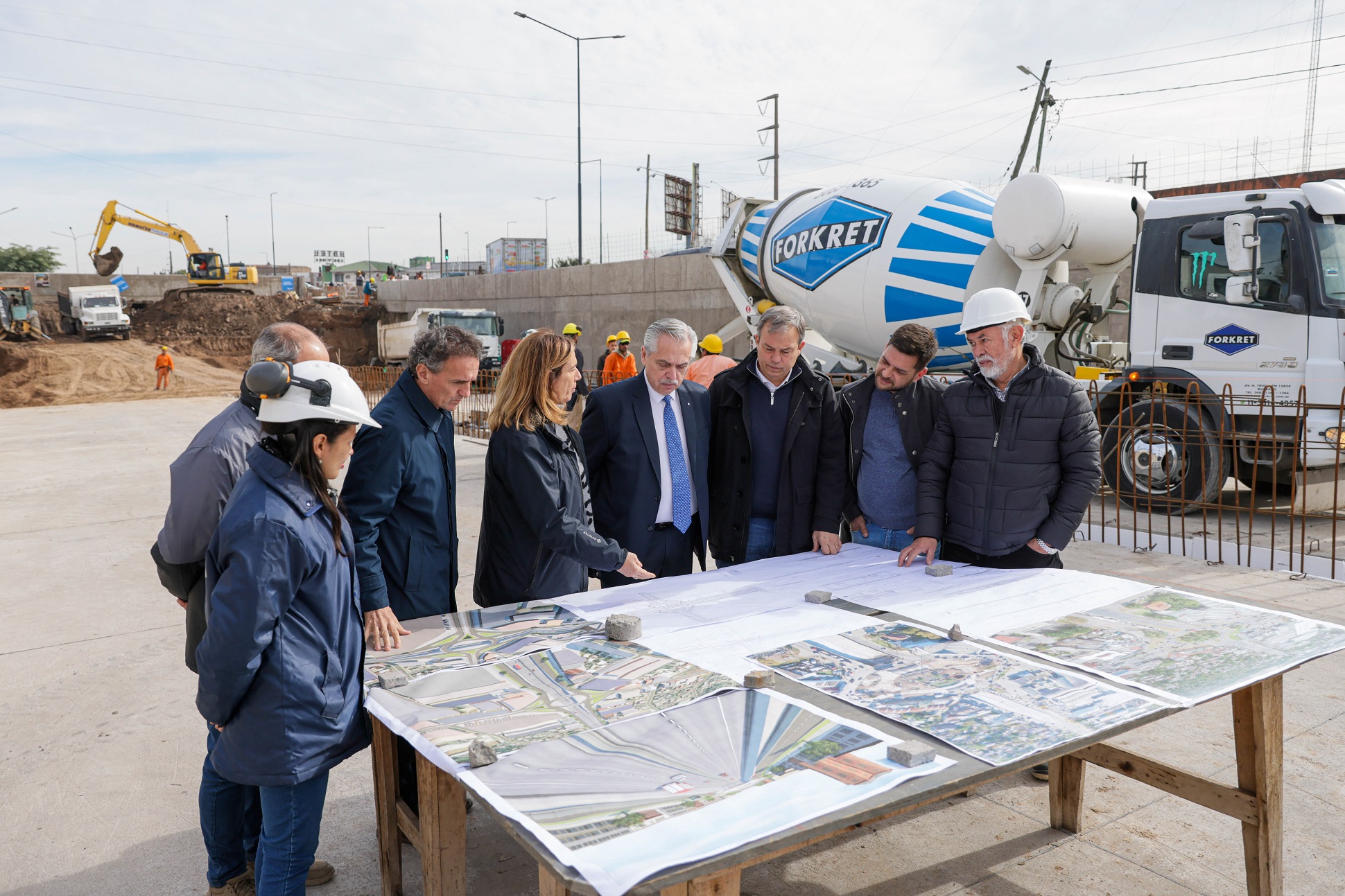 El presidente recorrió obras en ejecución en Almirante Brown