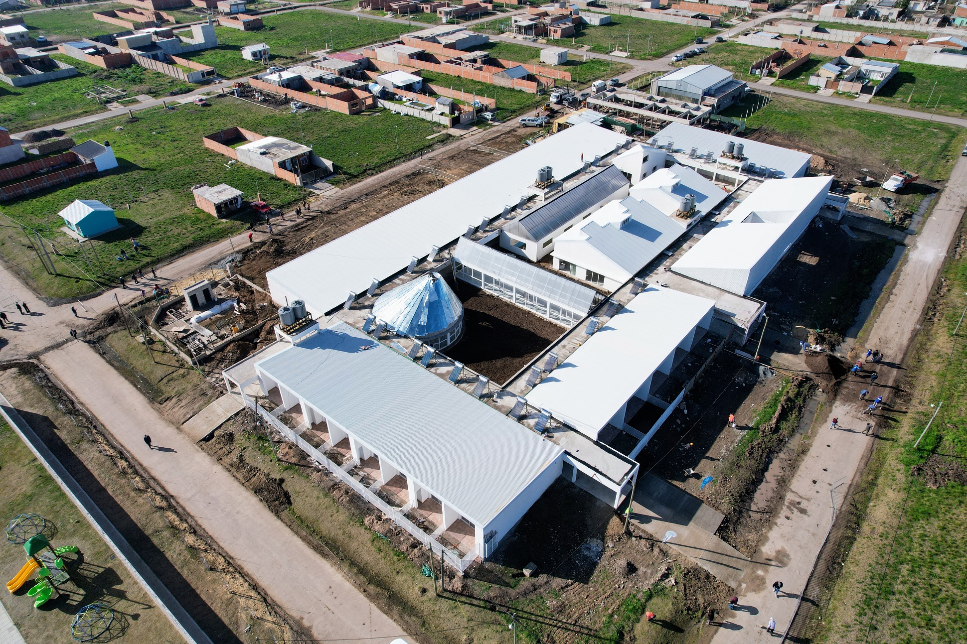 El presidente recorrió obras en ejecución en Almirante Brown