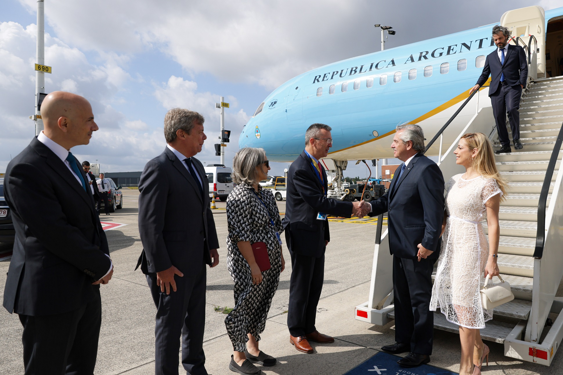 El presidente arrib&oacute; a Bruselas para participar de la Tercera Cumbre UE-CELAC
