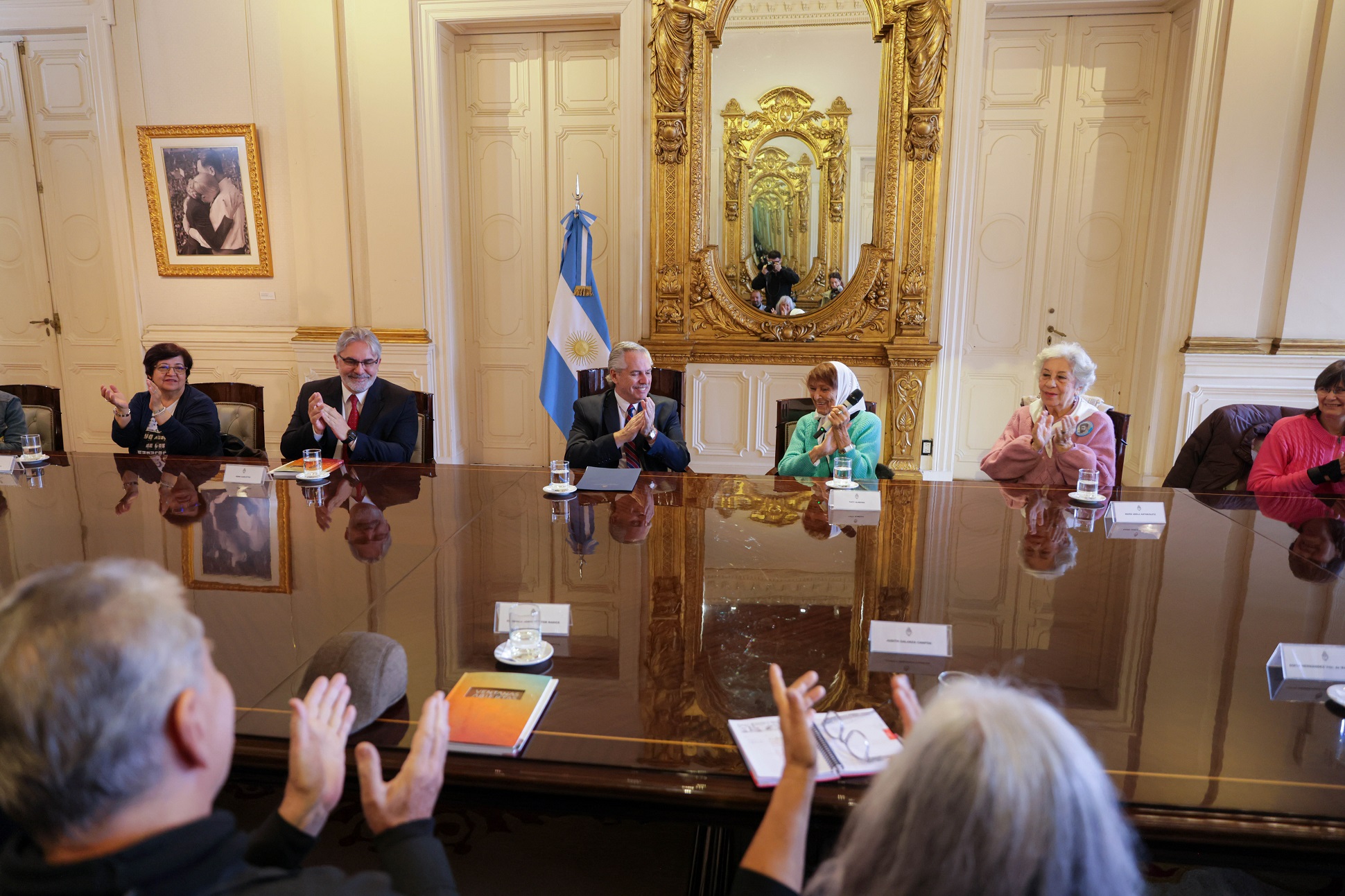 El presidente se reunió con representantes de familiares de detenidos-desaparecidos de Latinoamérica