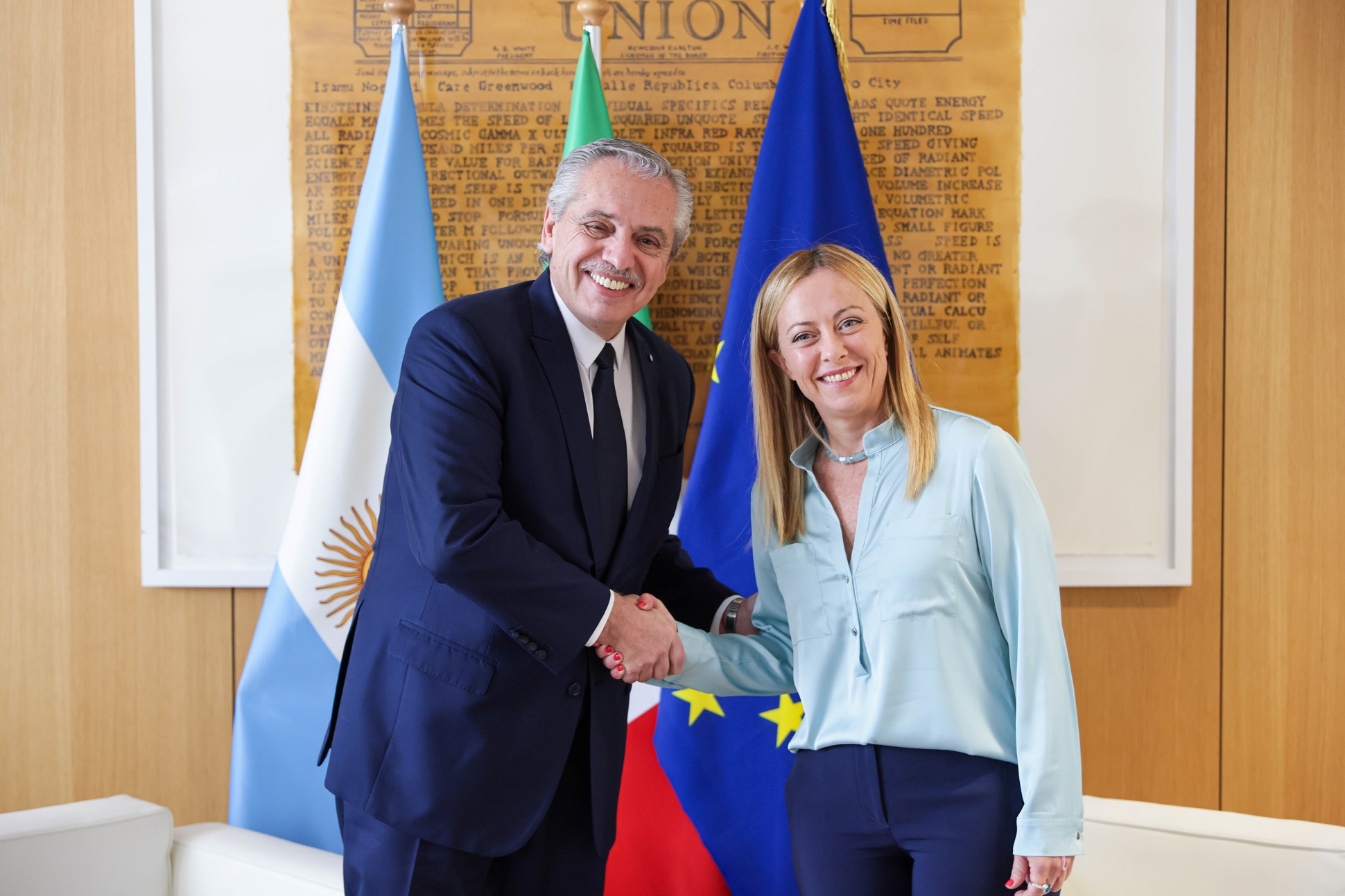 El presidente se reunió con la presidenta del Consejo de Ministras y Ministros de Italia, Giorgia Meloni