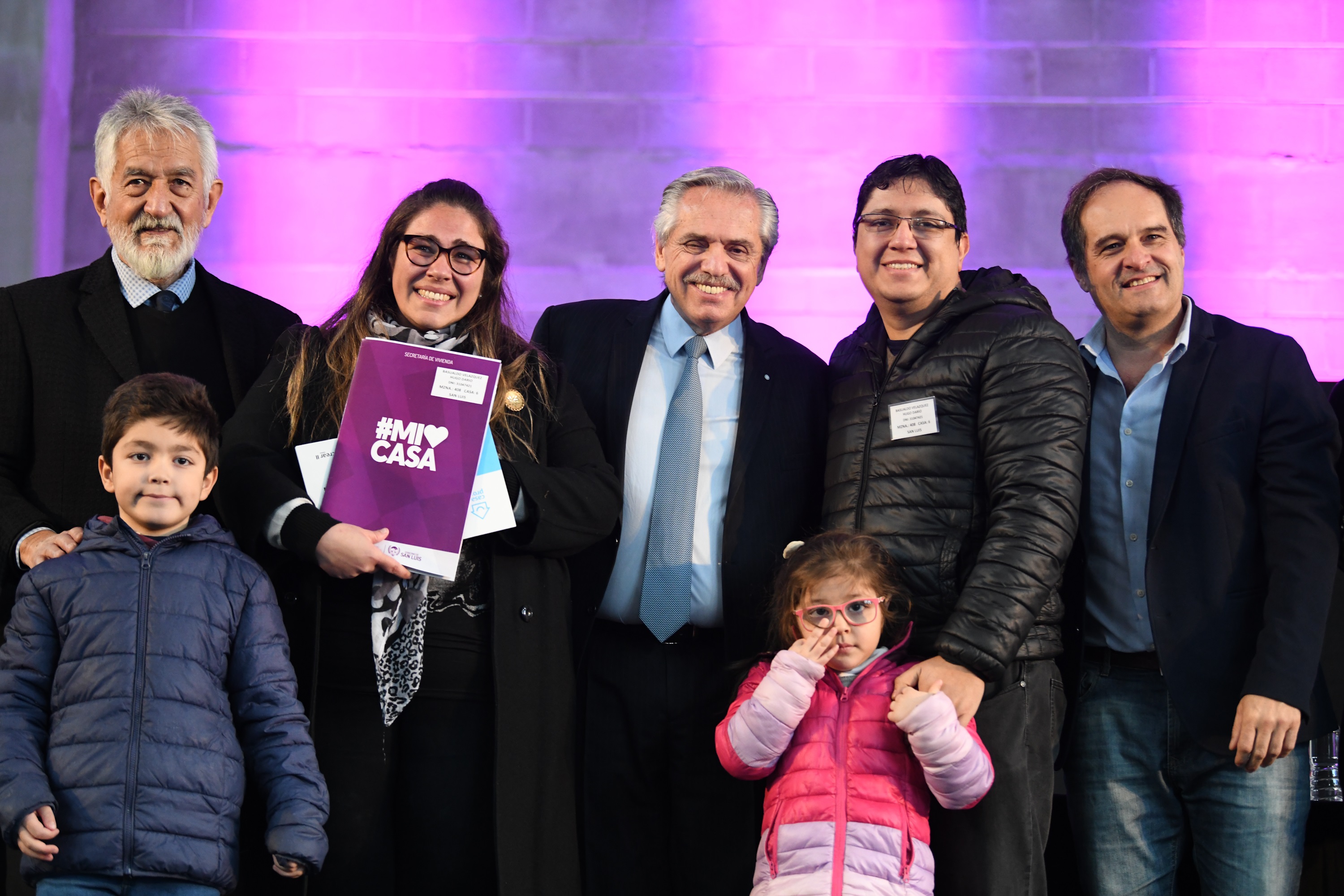 El presidente entregó viviendas en la ciudad de San Luis