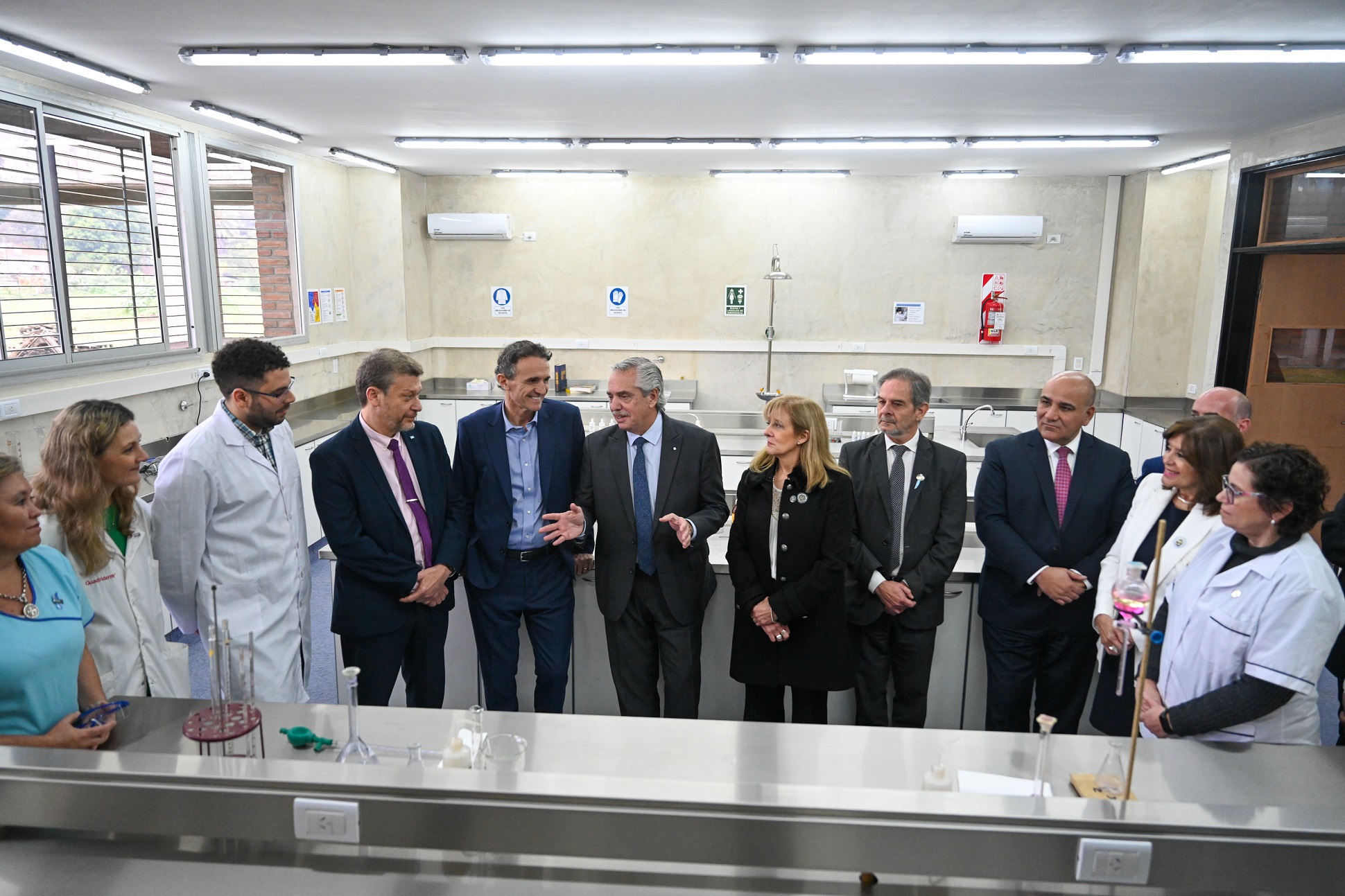 El presidente inauguró el edificio de la Facultad de Bioquímica, Química y Farmacia de la Universidad Nacional de Tucumán