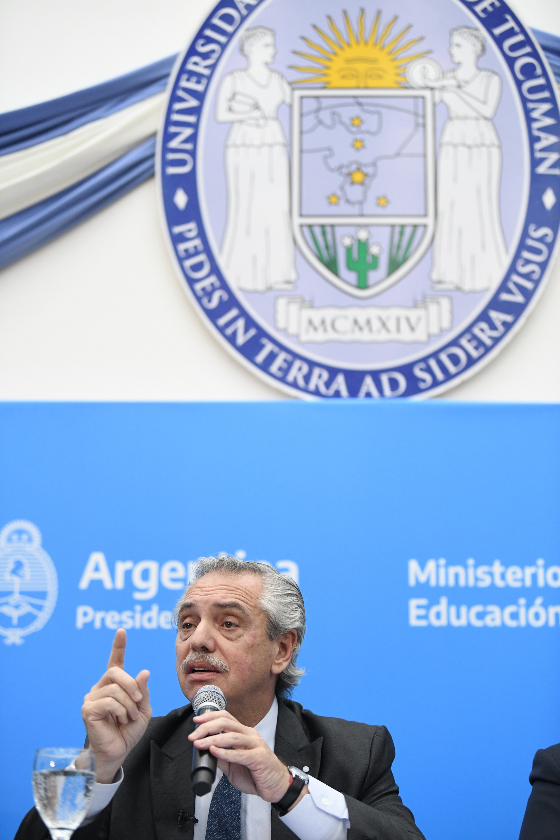 El presidente inauguró el edificio de la Facultad de Bioquímica, Química y Farmacia de la Universidad Nacional de Tucumán
